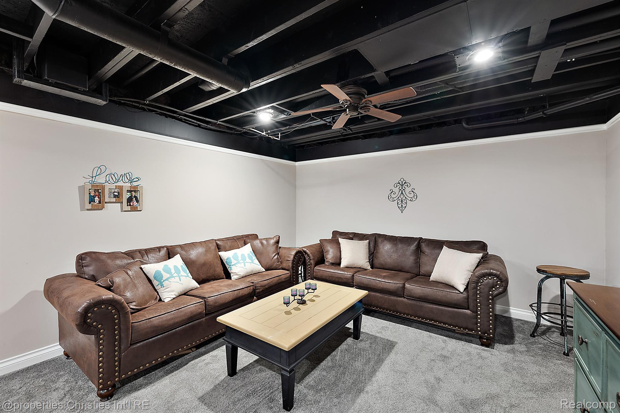 68347 OAK RIDGE Circle
