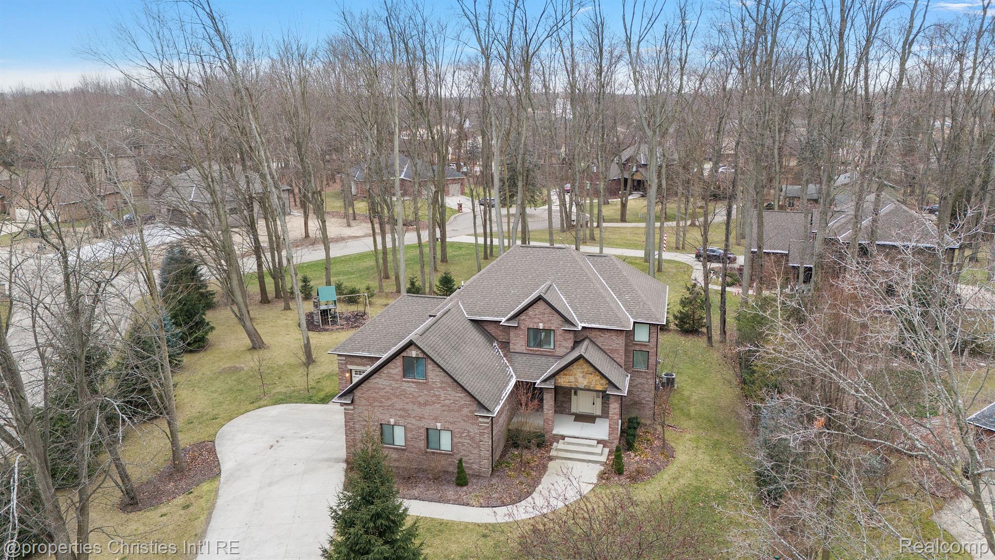 68347 OAK RIDGE Circle