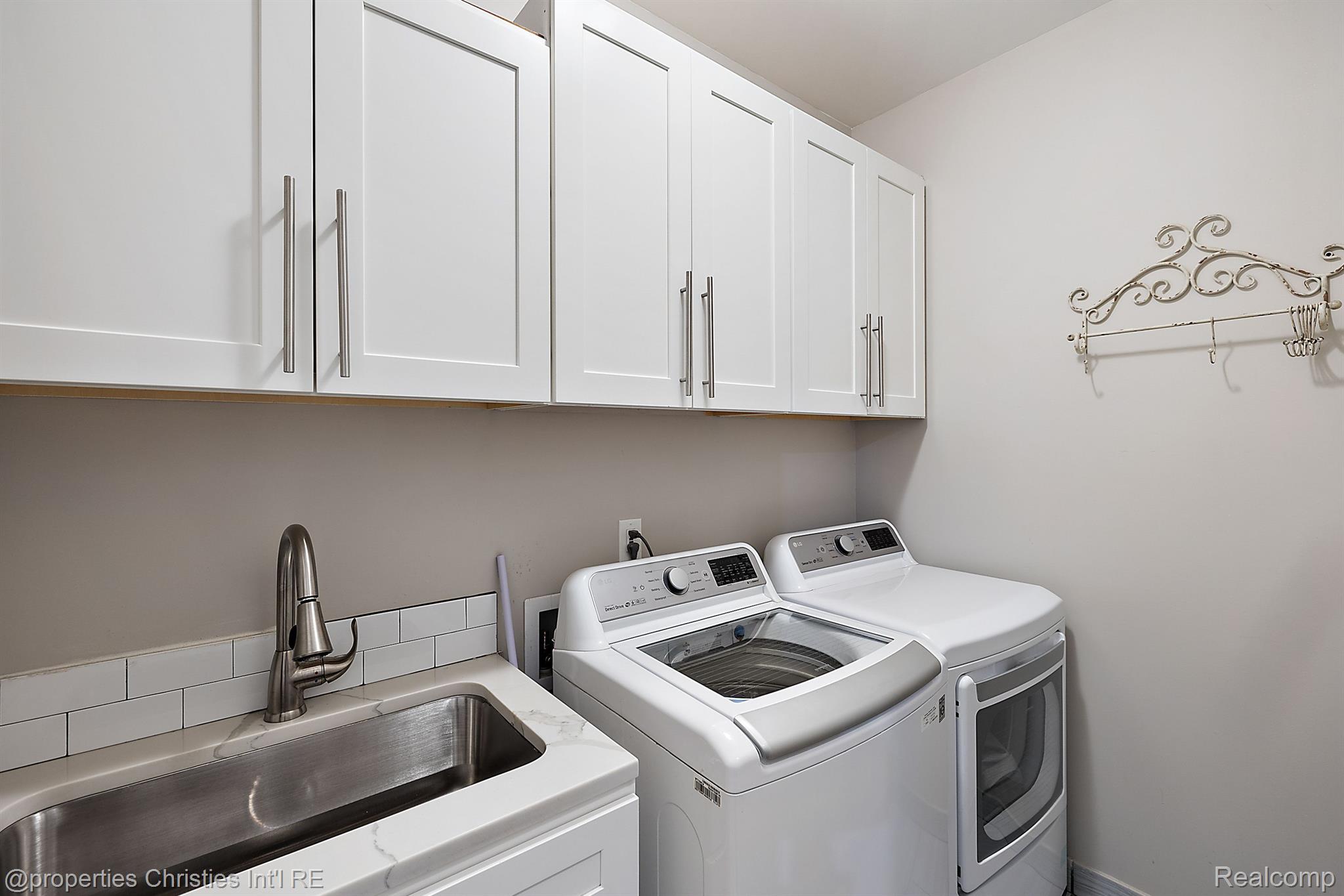 68347 OAK RIDGE Circle
