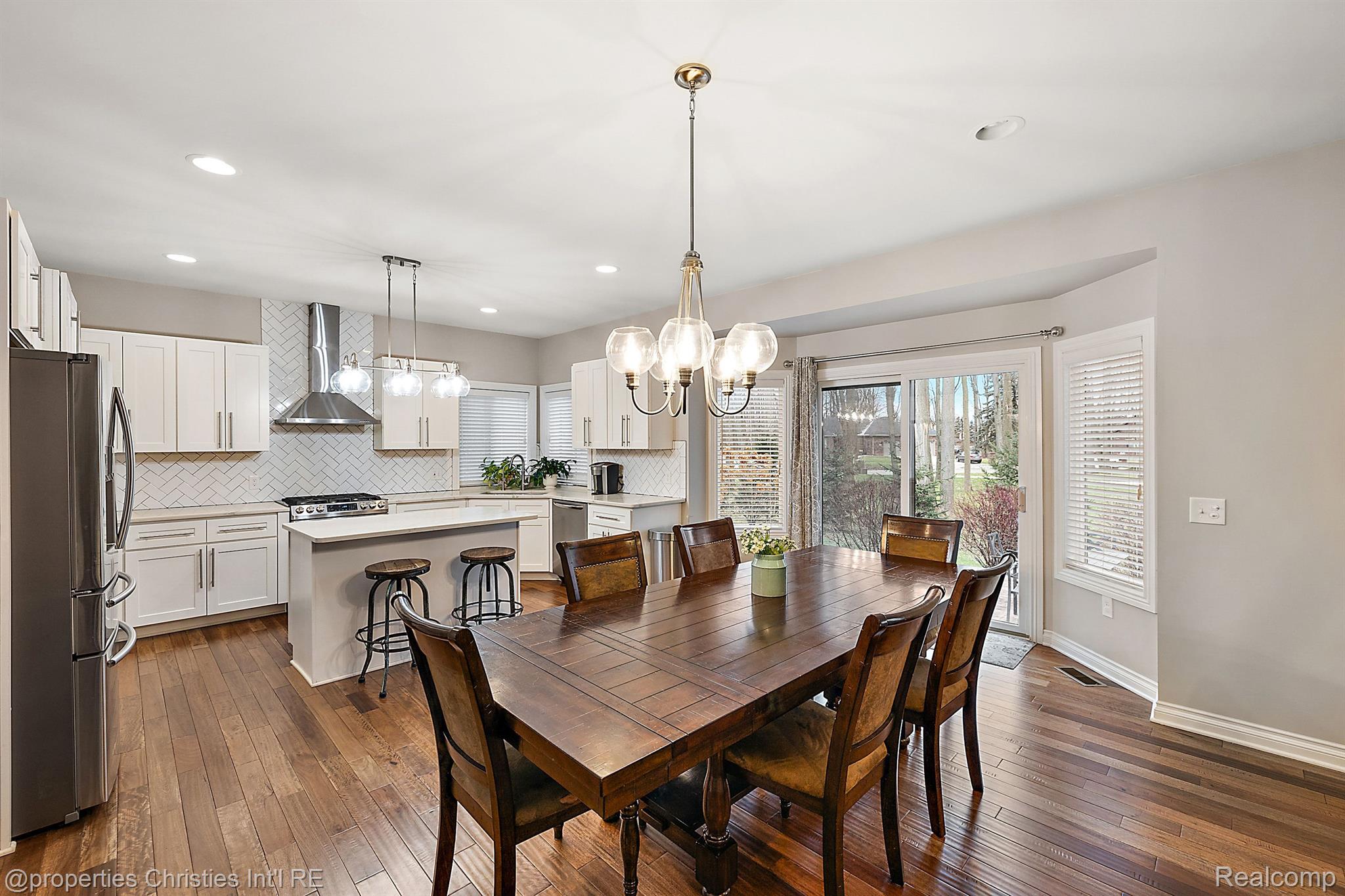 68347 OAK RIDGE Circle
