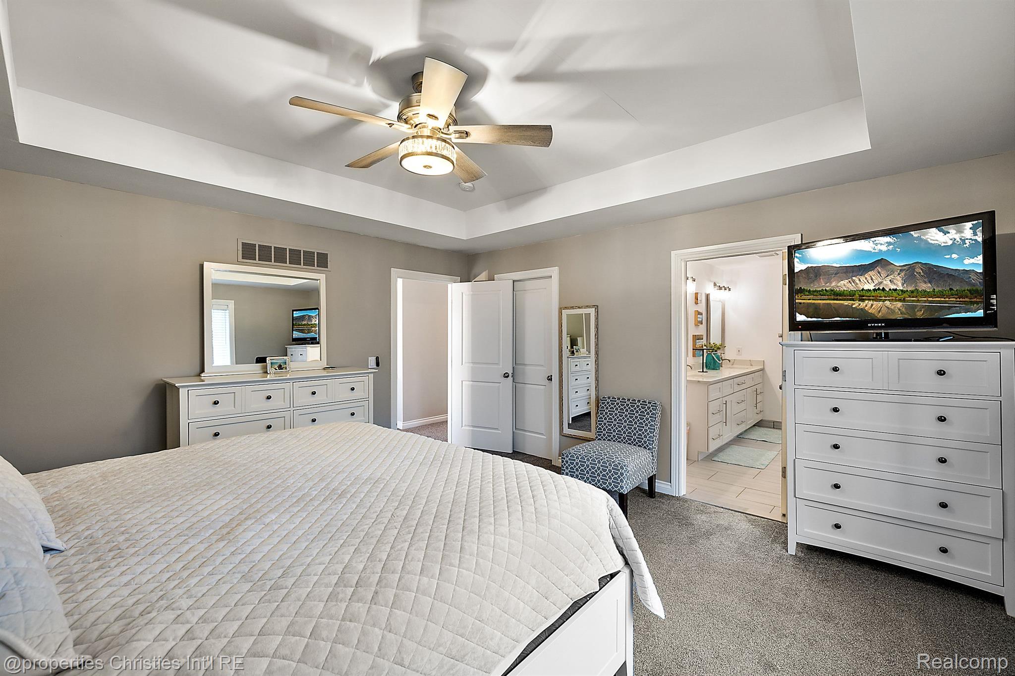 68347 OAK RIDGE Circle