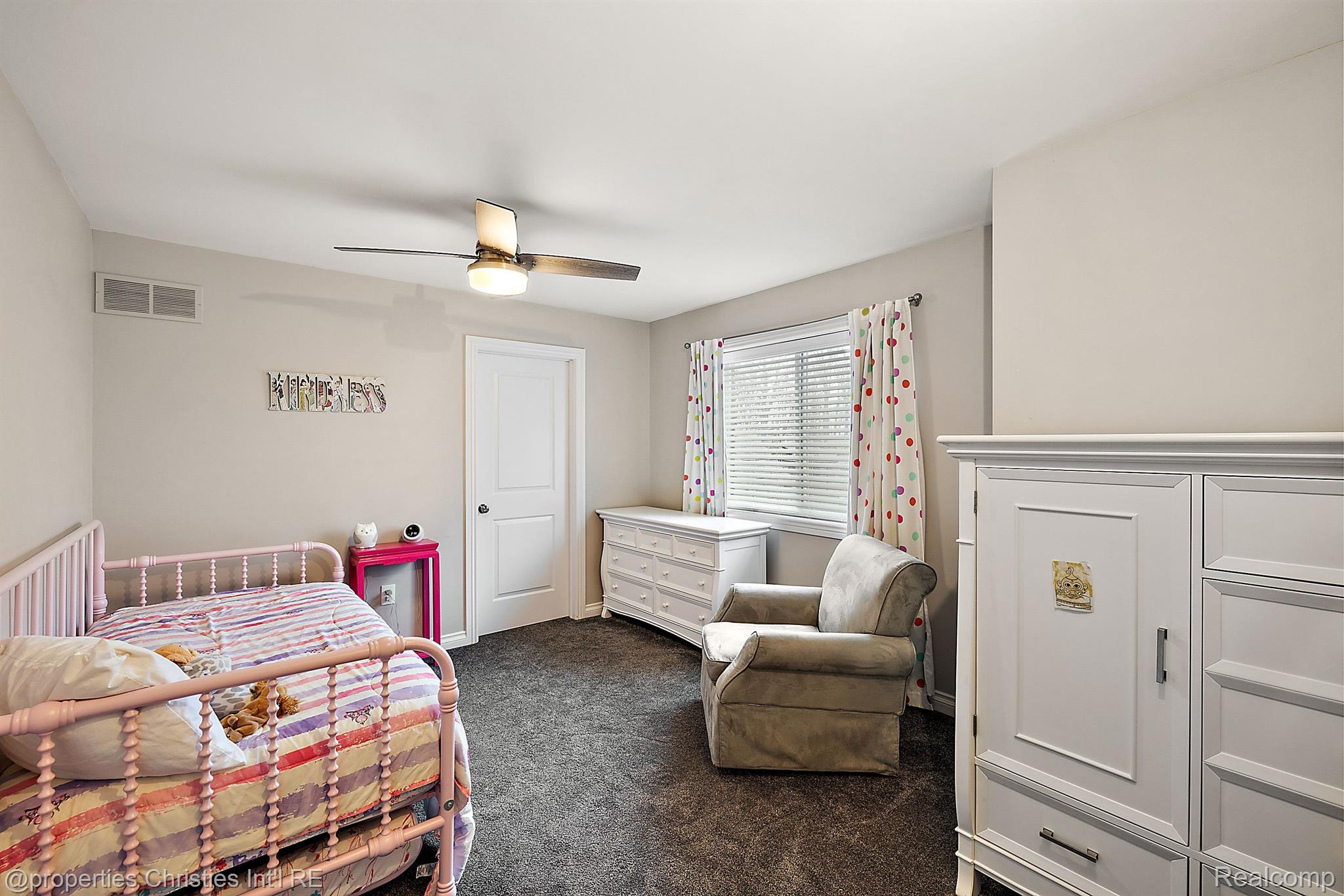 68347 OAK RIDGE Circle
