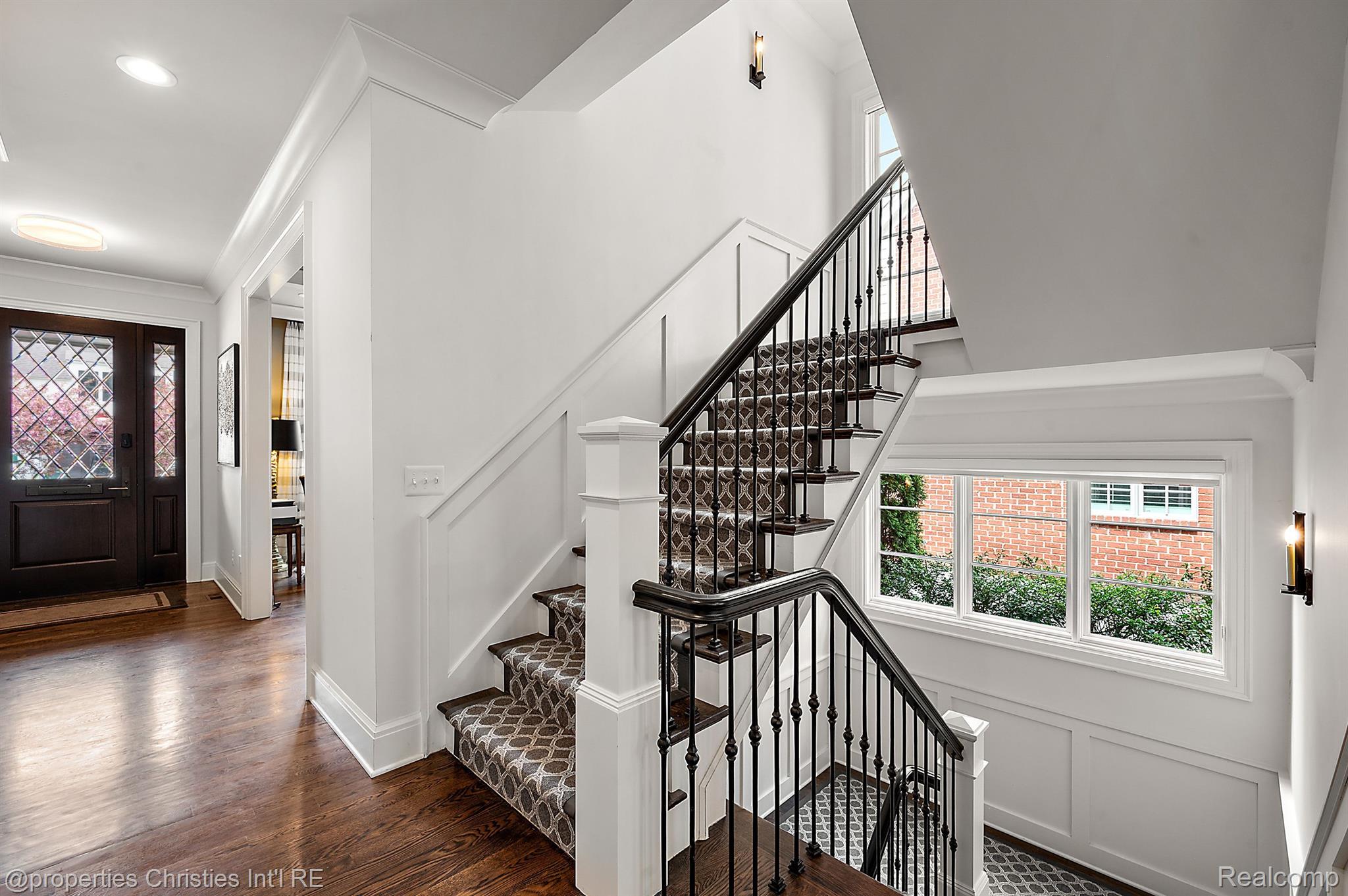 1011 PIERCE Street