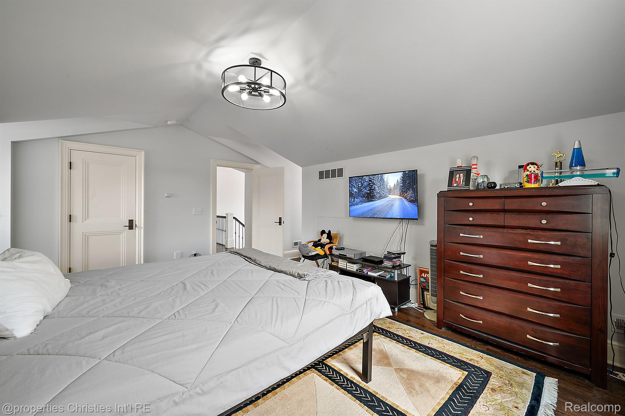 1011 PIERCE Street