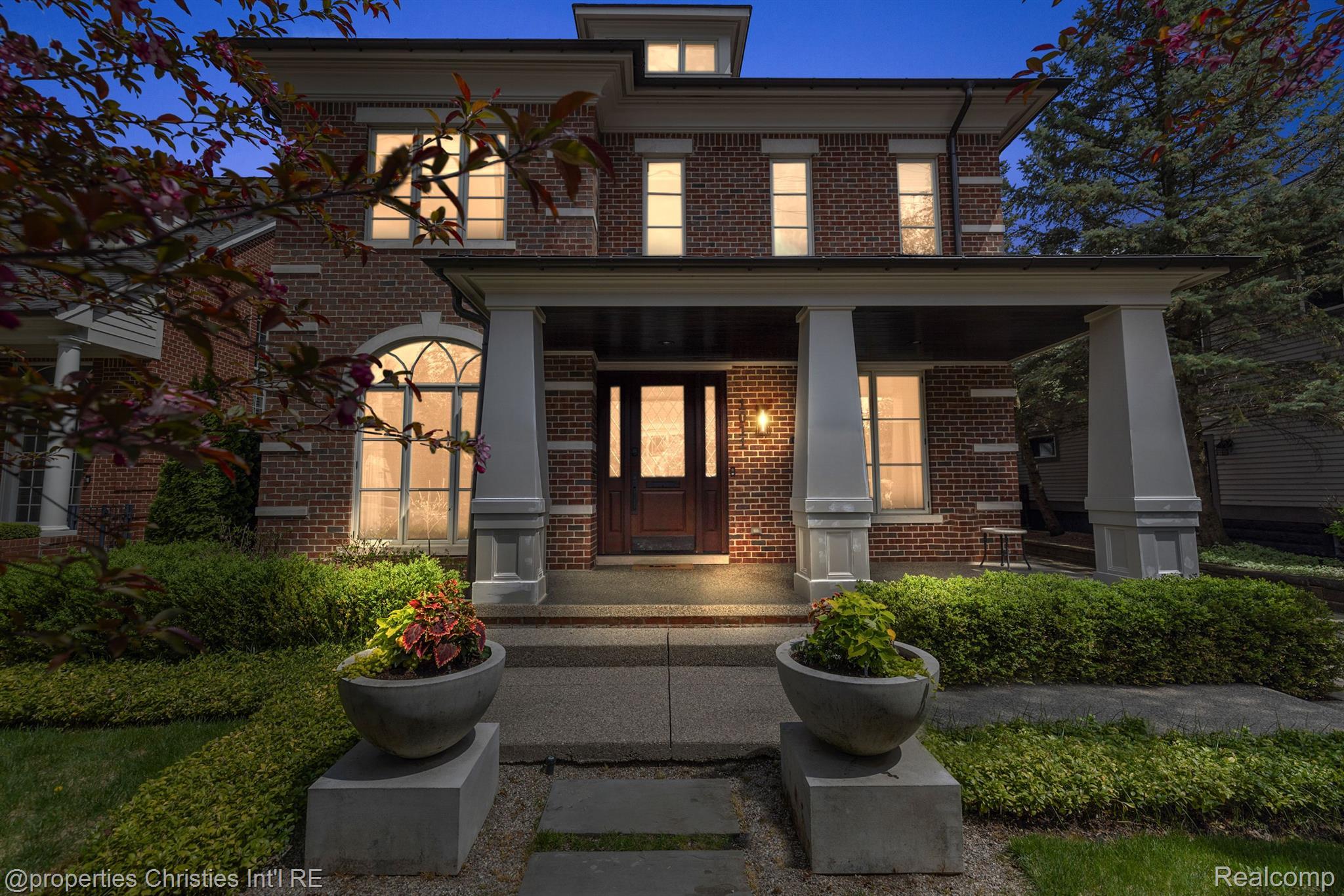1011 PIERCE Street