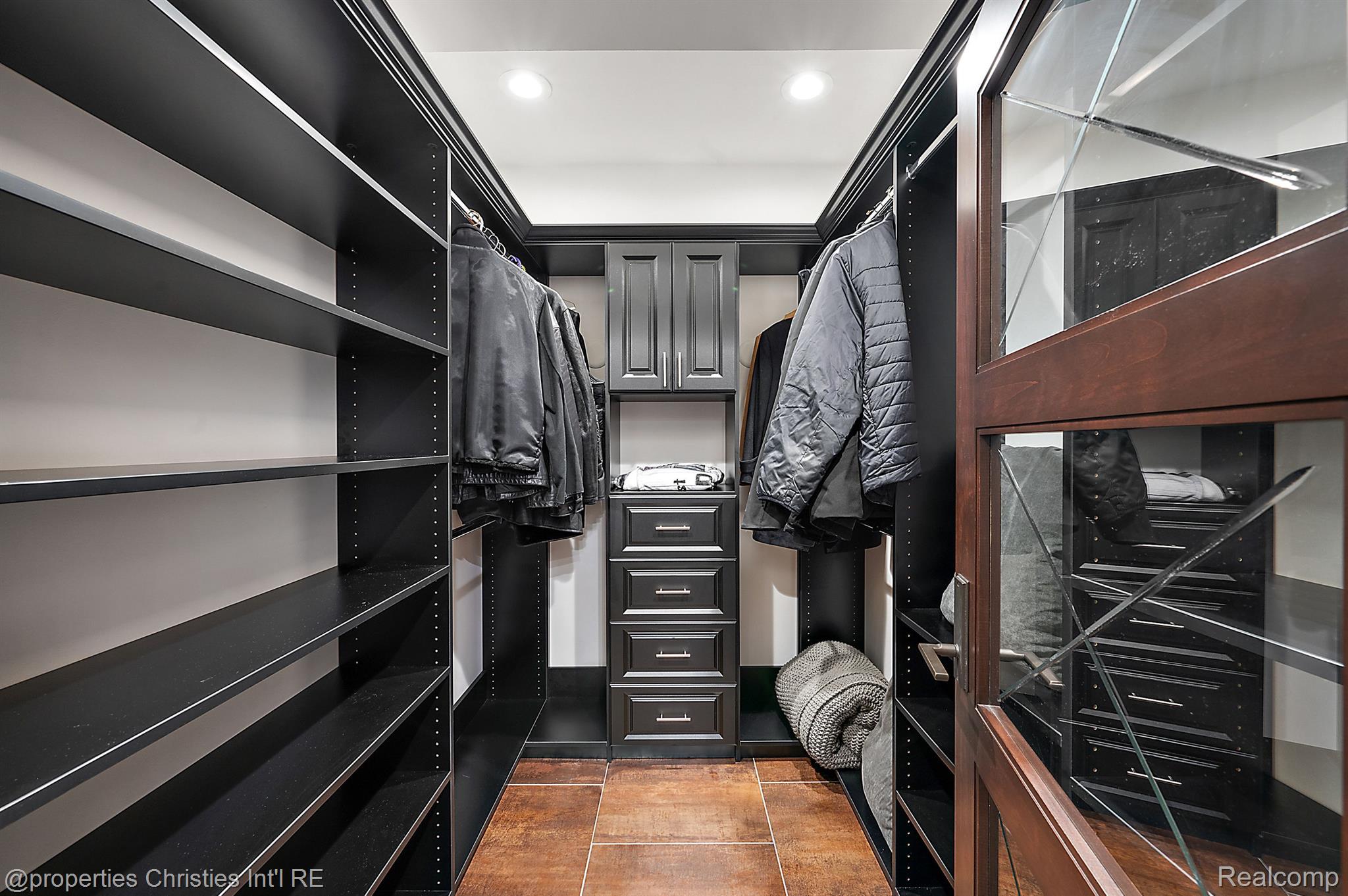 1011 PIERCE Street