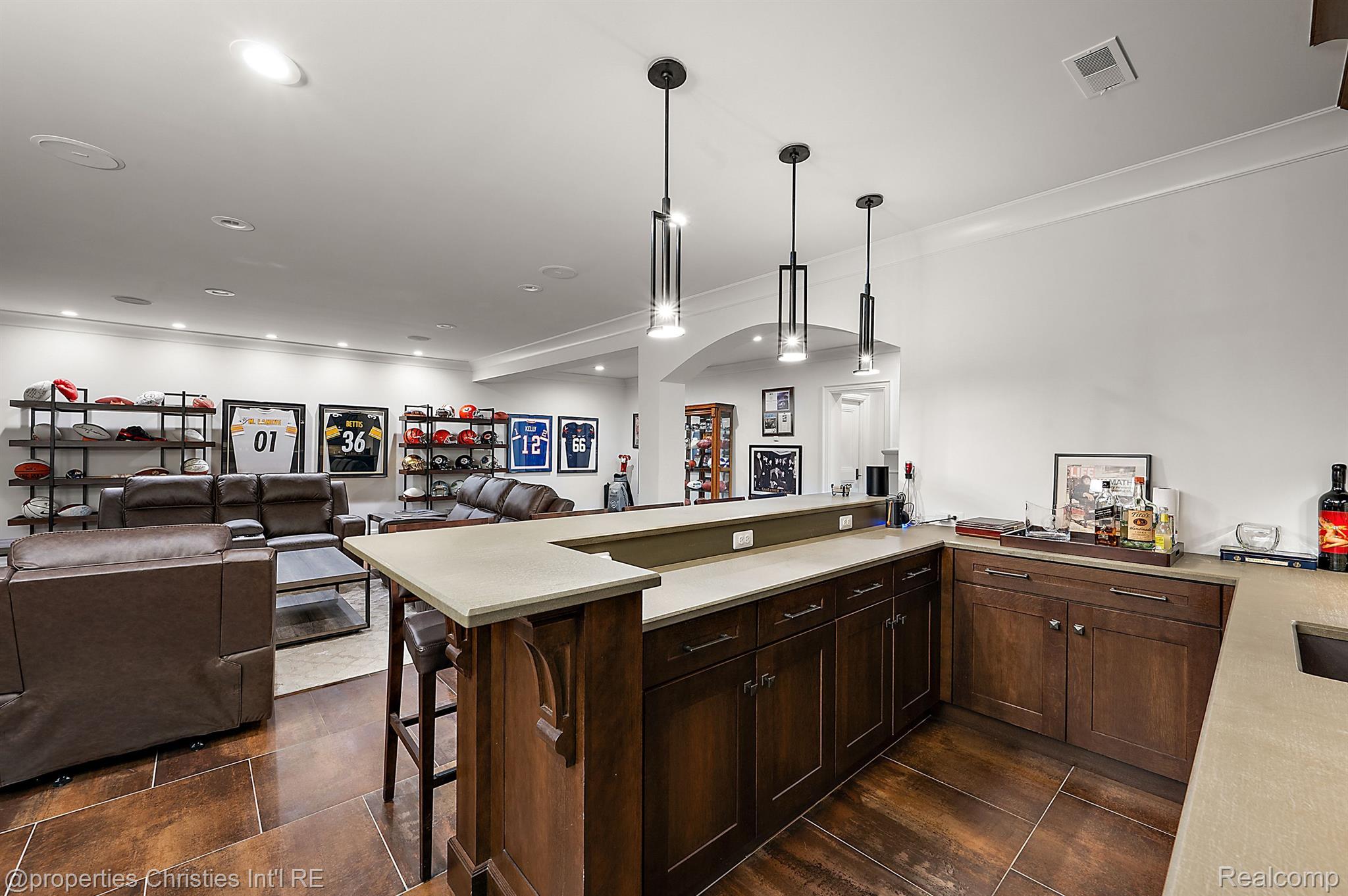 1011 PIERCE Street