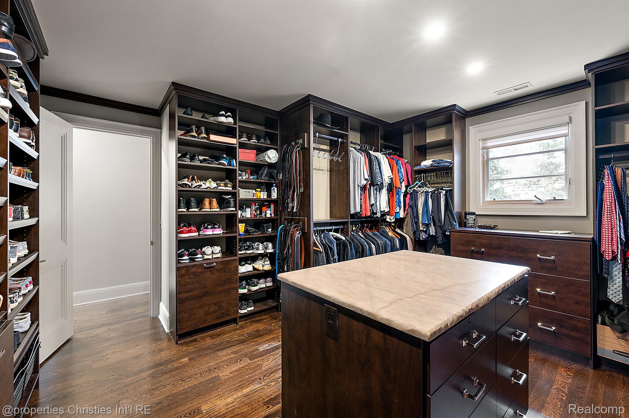 1011 PIERCE Street