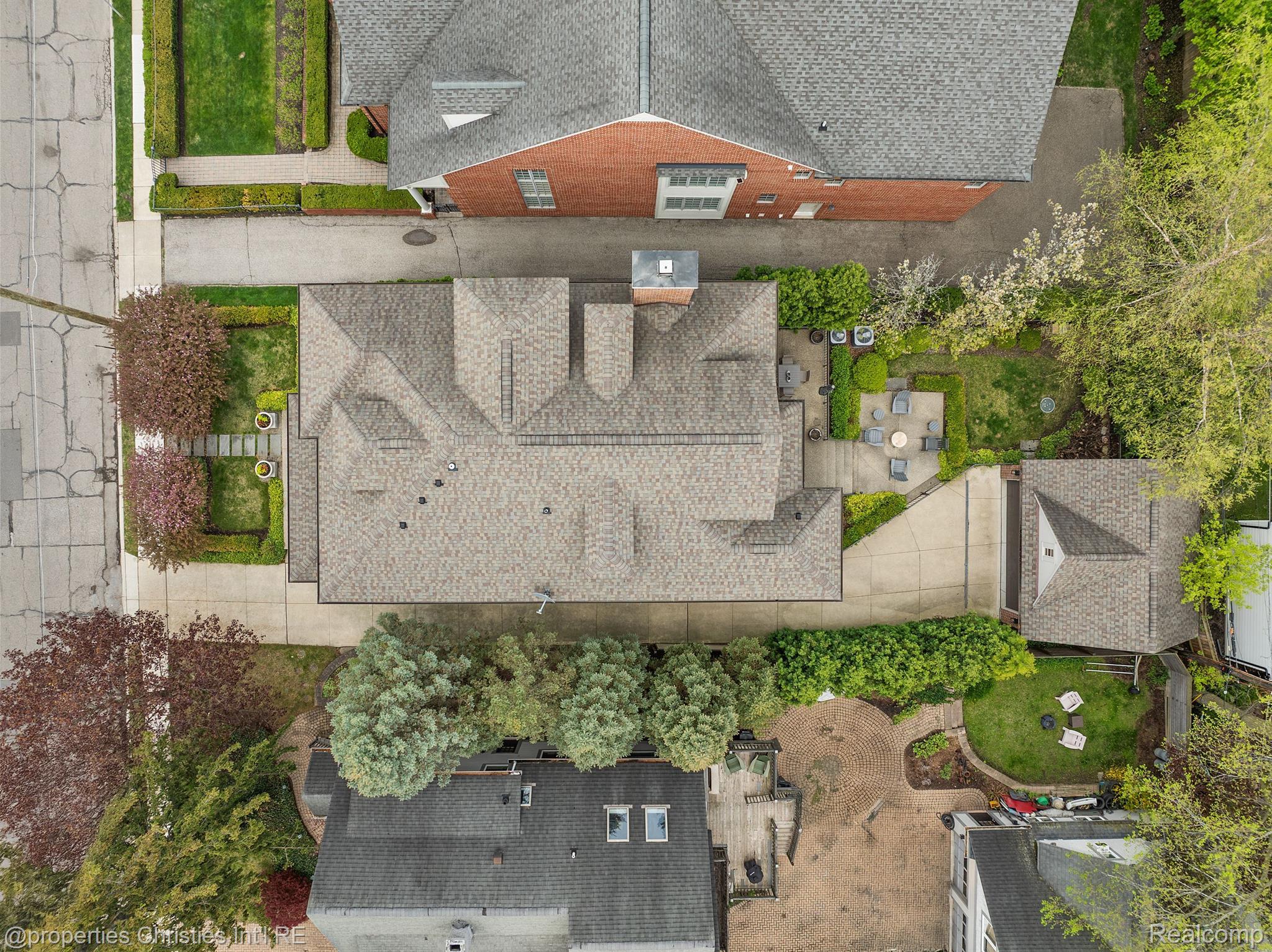 1011 PIERCE Street