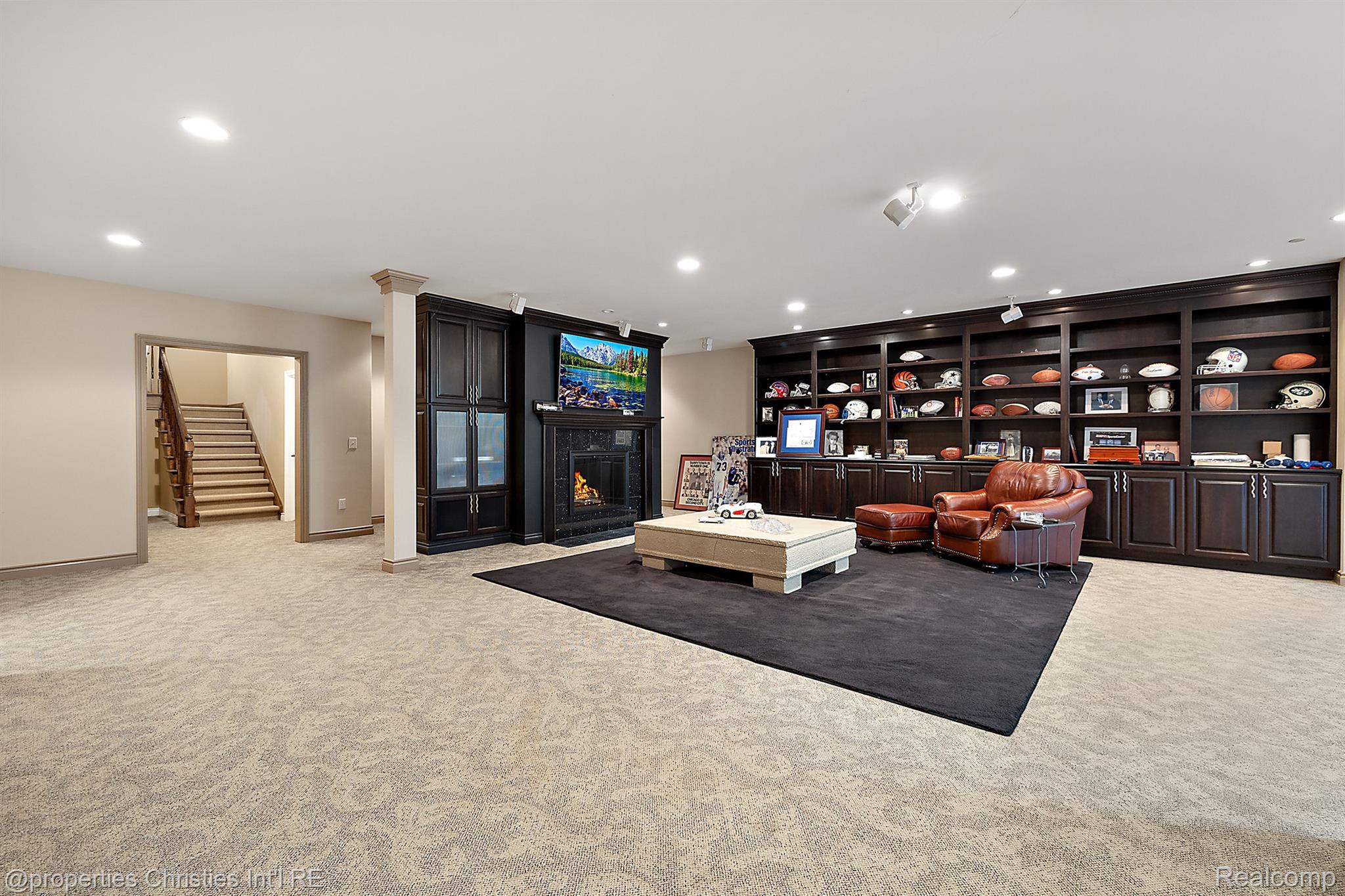 47690 FLORENCE Drive