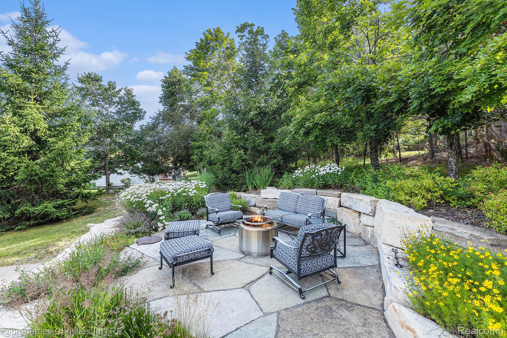 7524 Evergreen Ridge Drive