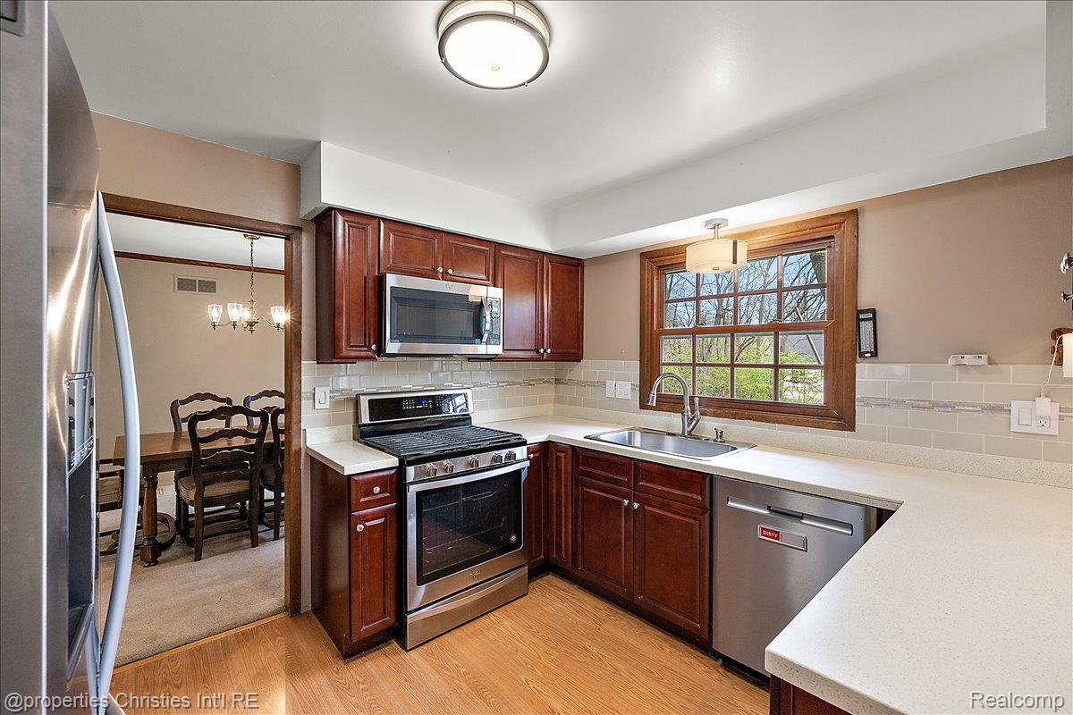 41501 Ladywood Court