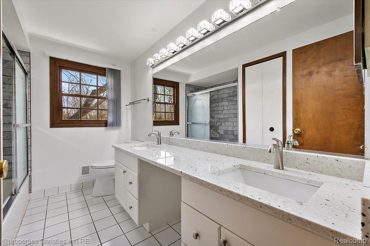 41501 Ladywood Court