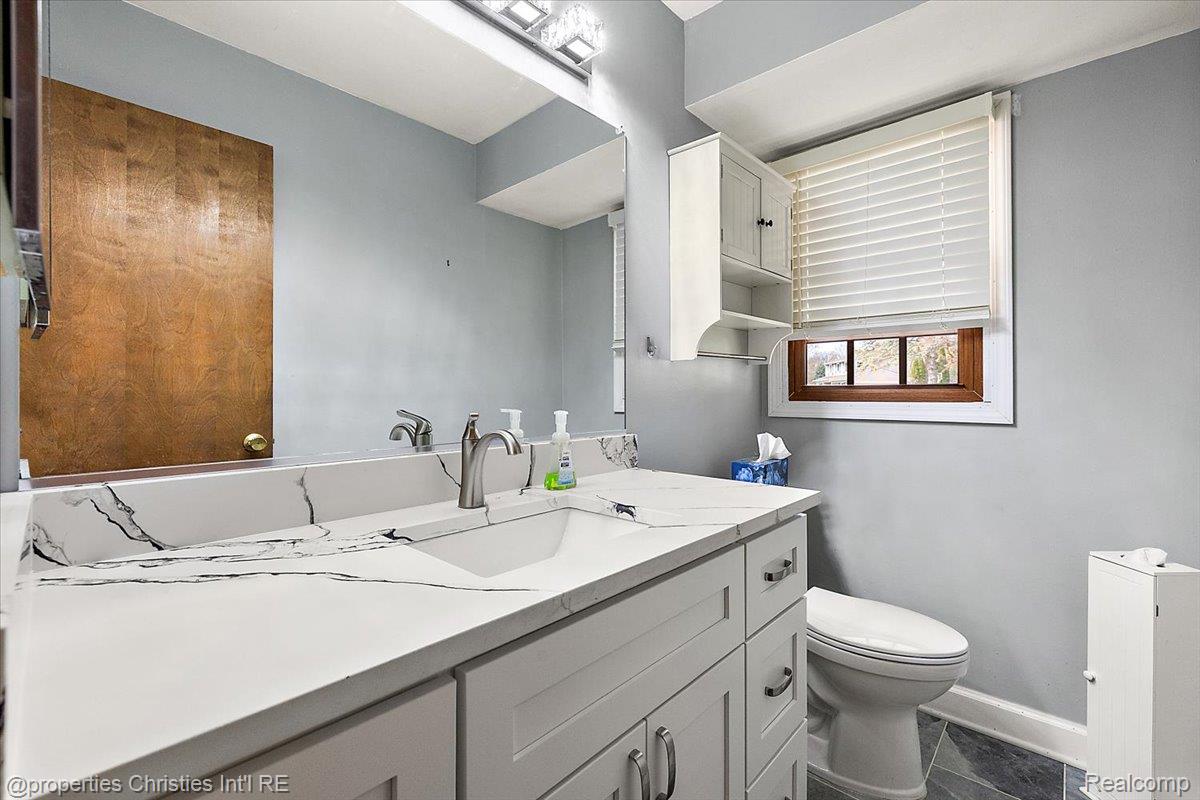 41501 Ladywood Court