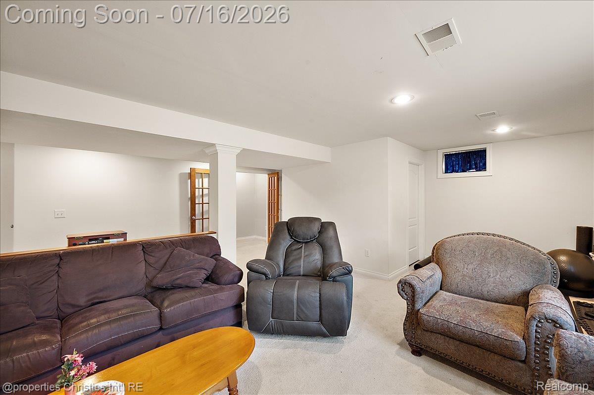 3181 Ivy Lane