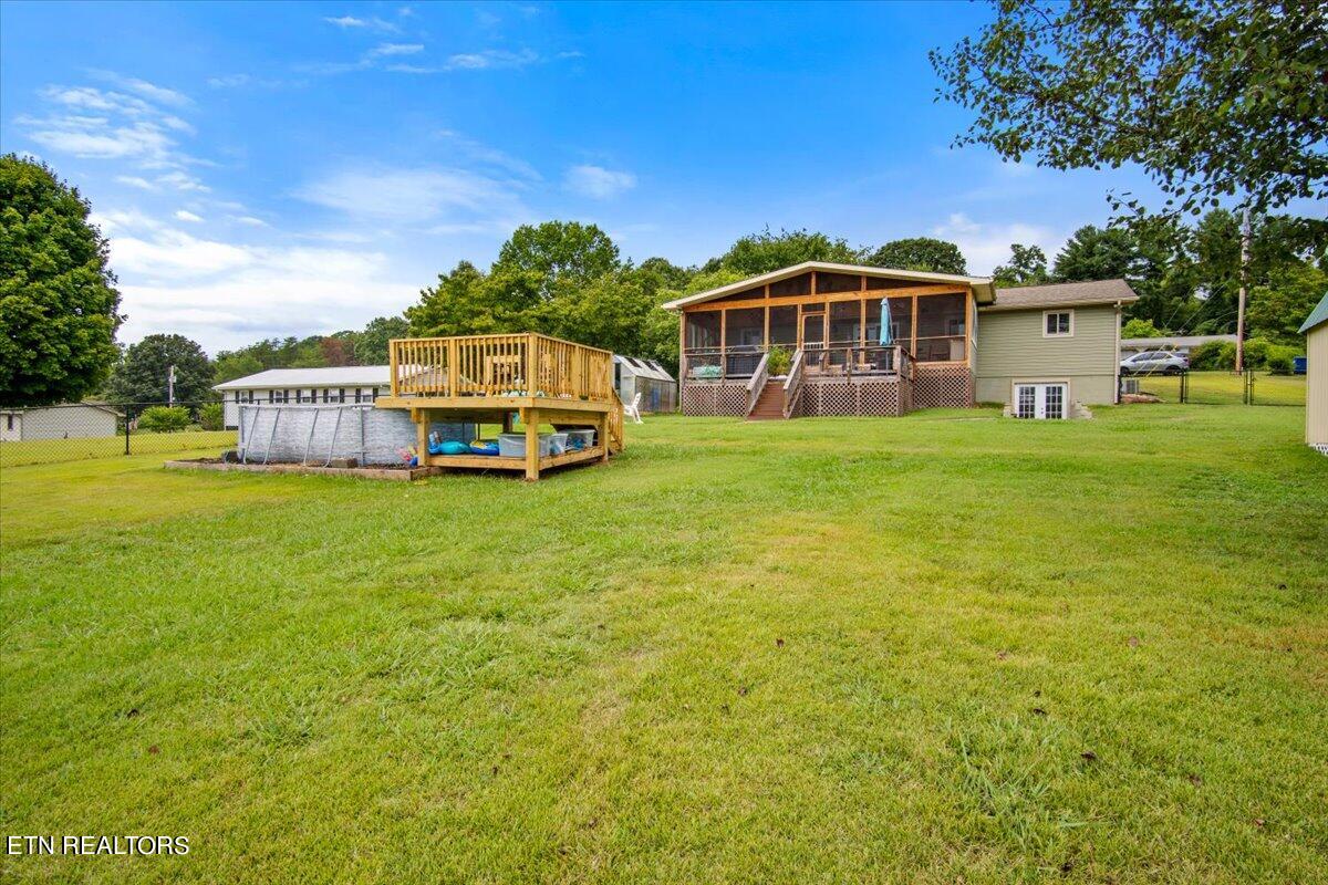 715 W Cross Rd