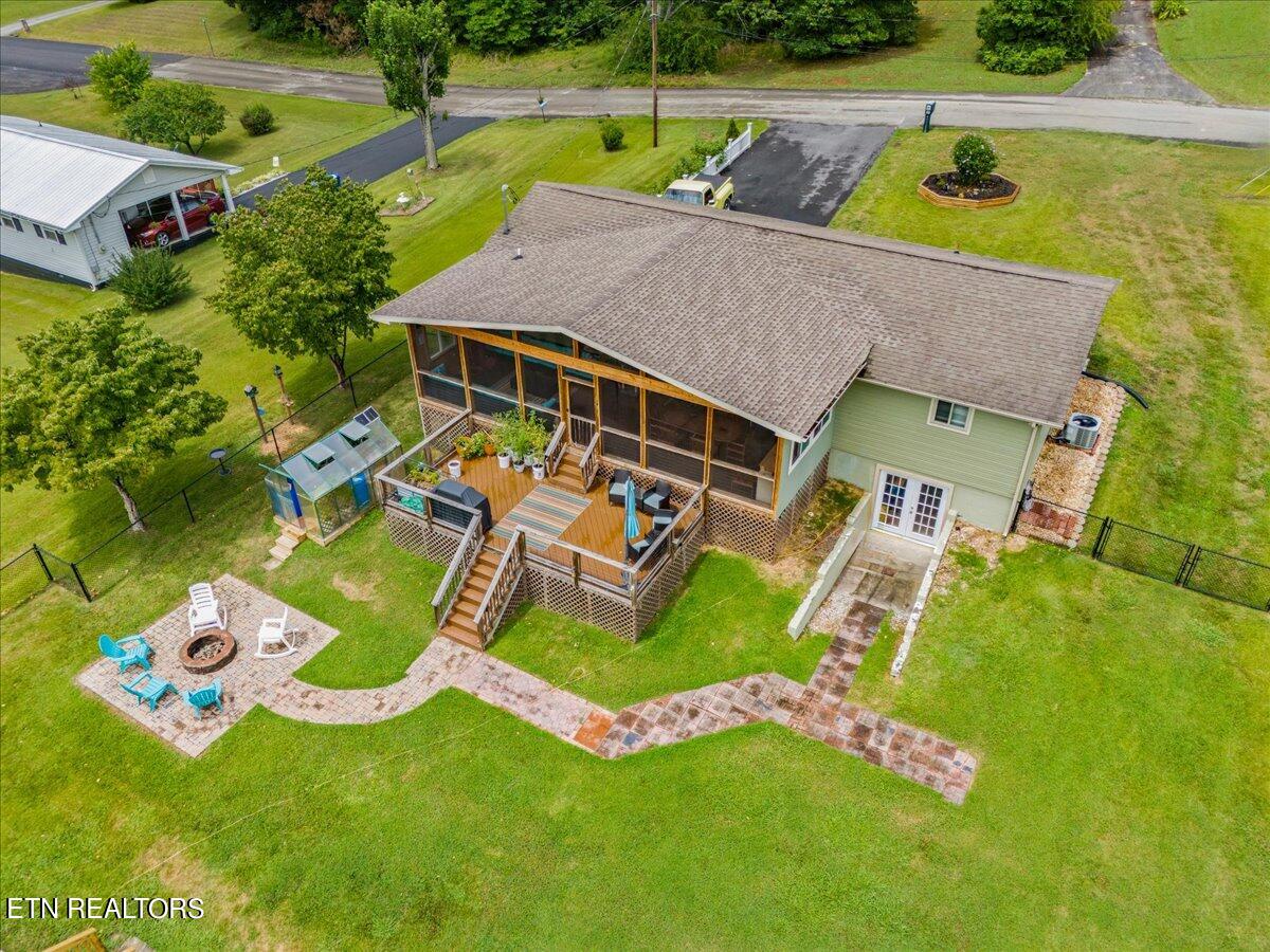 715 W Cross Rd