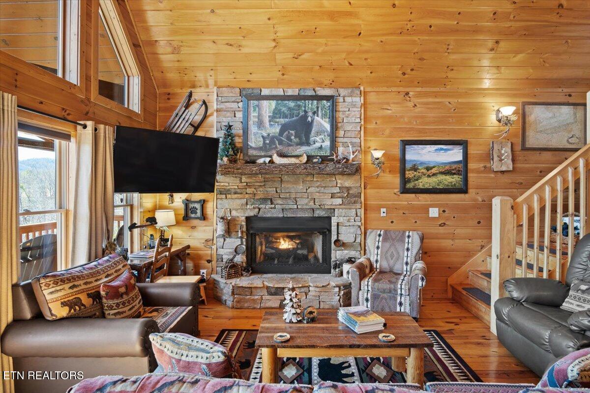 2732 Heather Ln Way