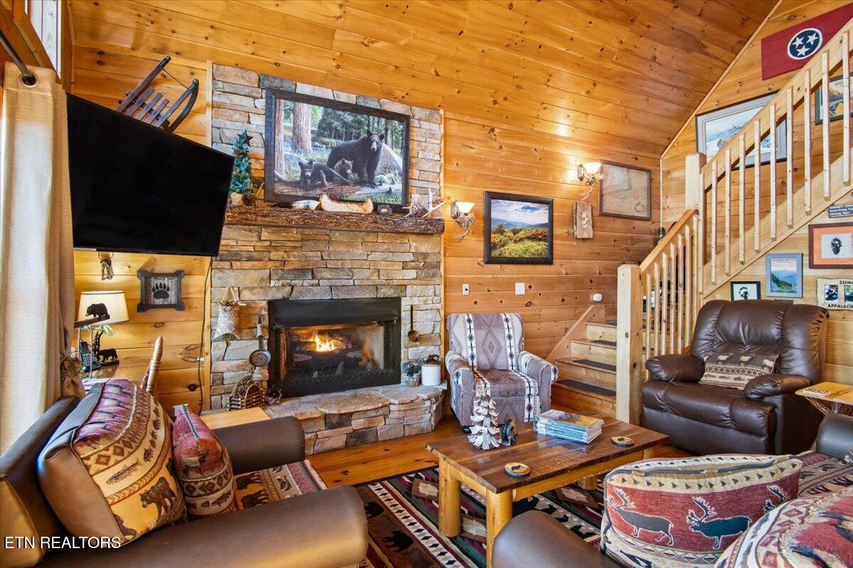 2732 Heather Ln Way
