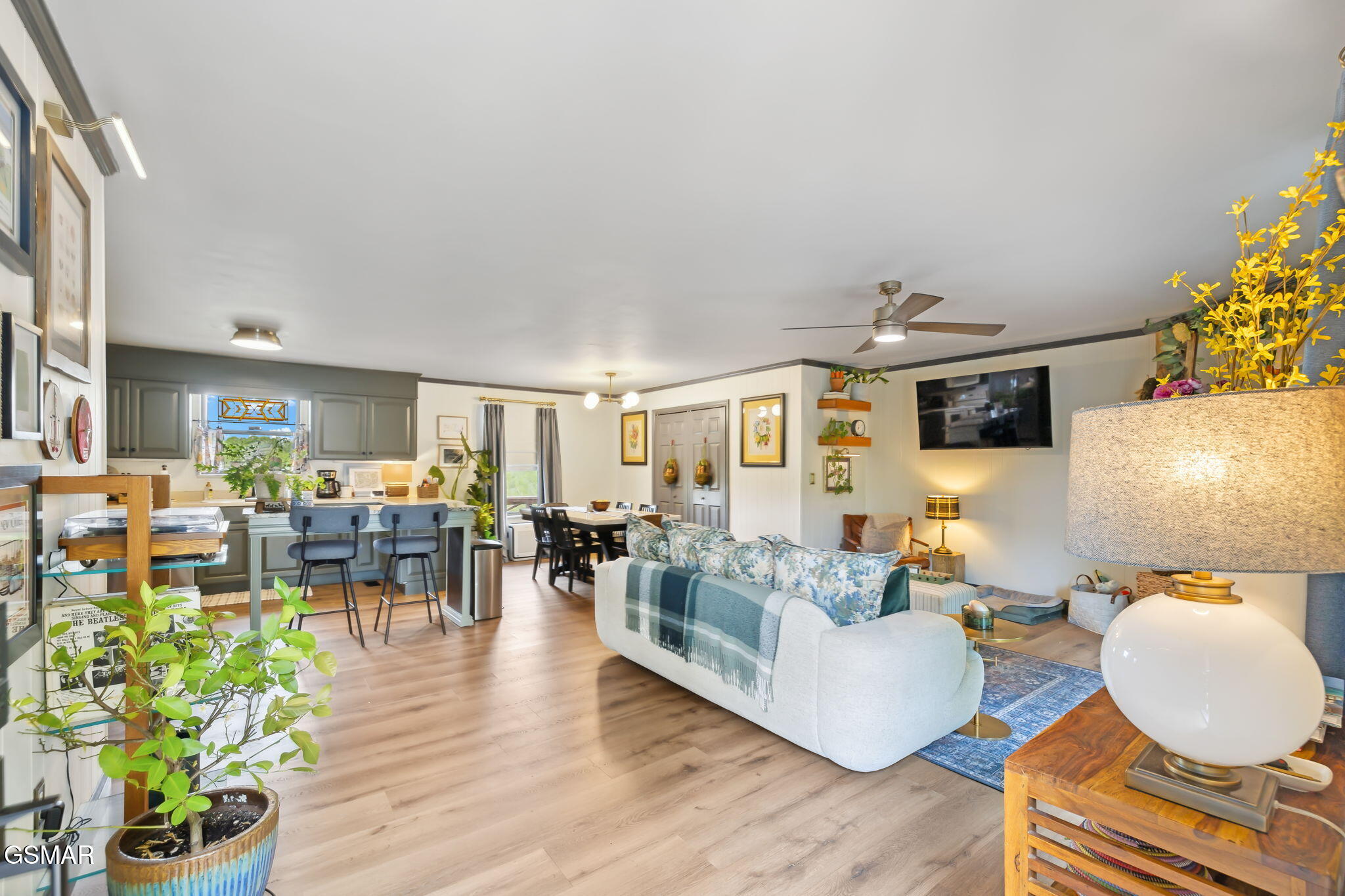 1021 Hilltop Circle Circle