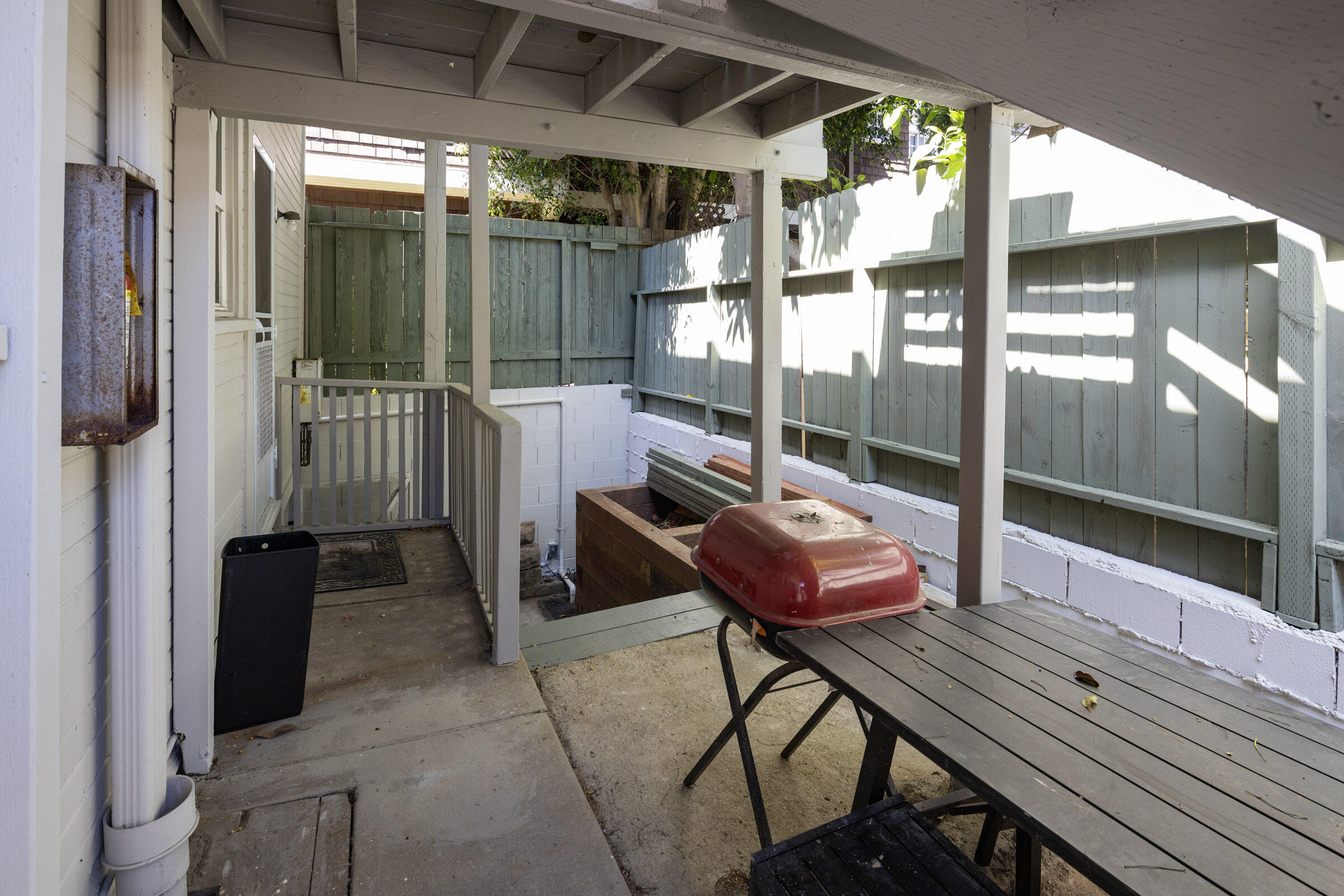 308 W De La Guerra Street