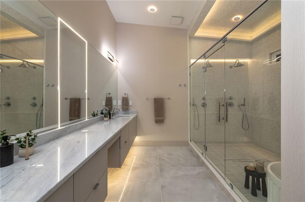 2746 Emerald Drive