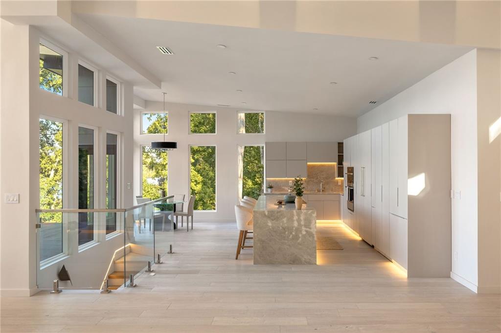 2746 Emerald Drive