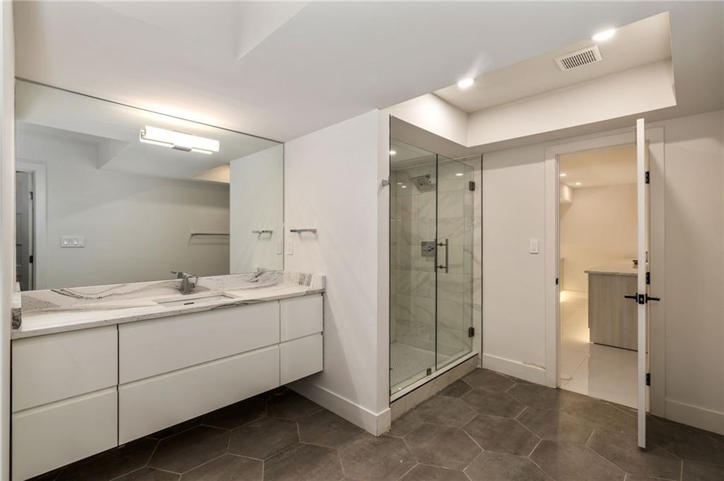 2746 Emerald Drive
