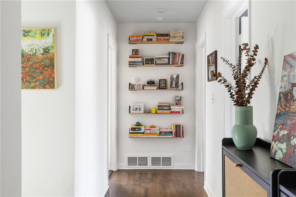 1746 E Clifton Road NE