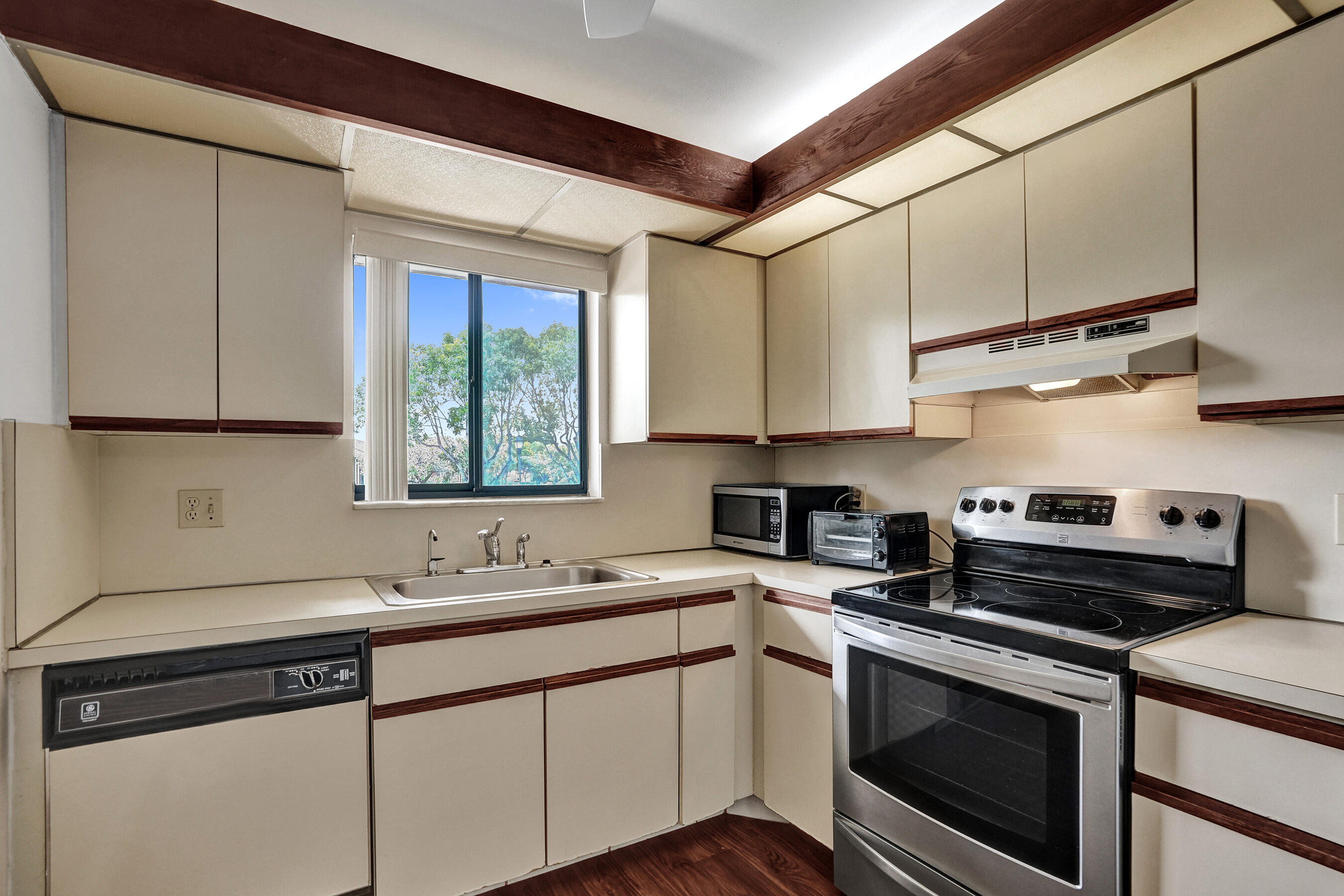 7432 Ashmont Circle 208