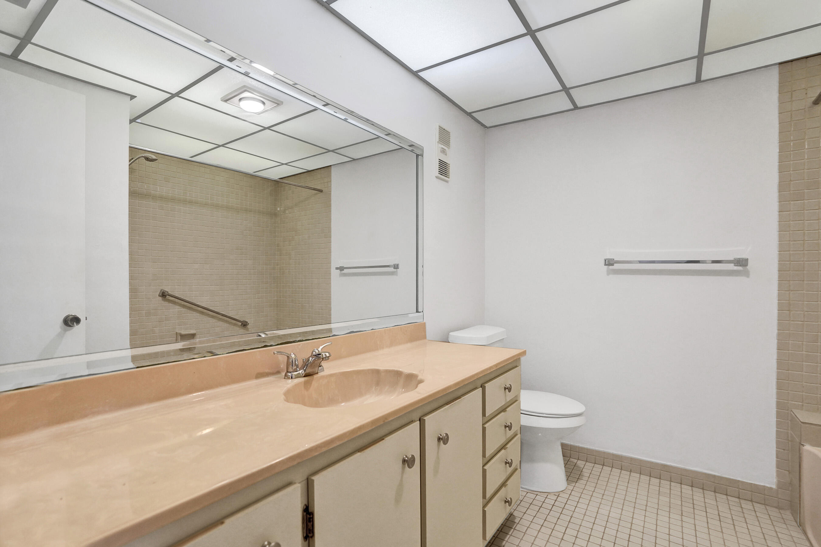 7432 Ashmont Circle 208