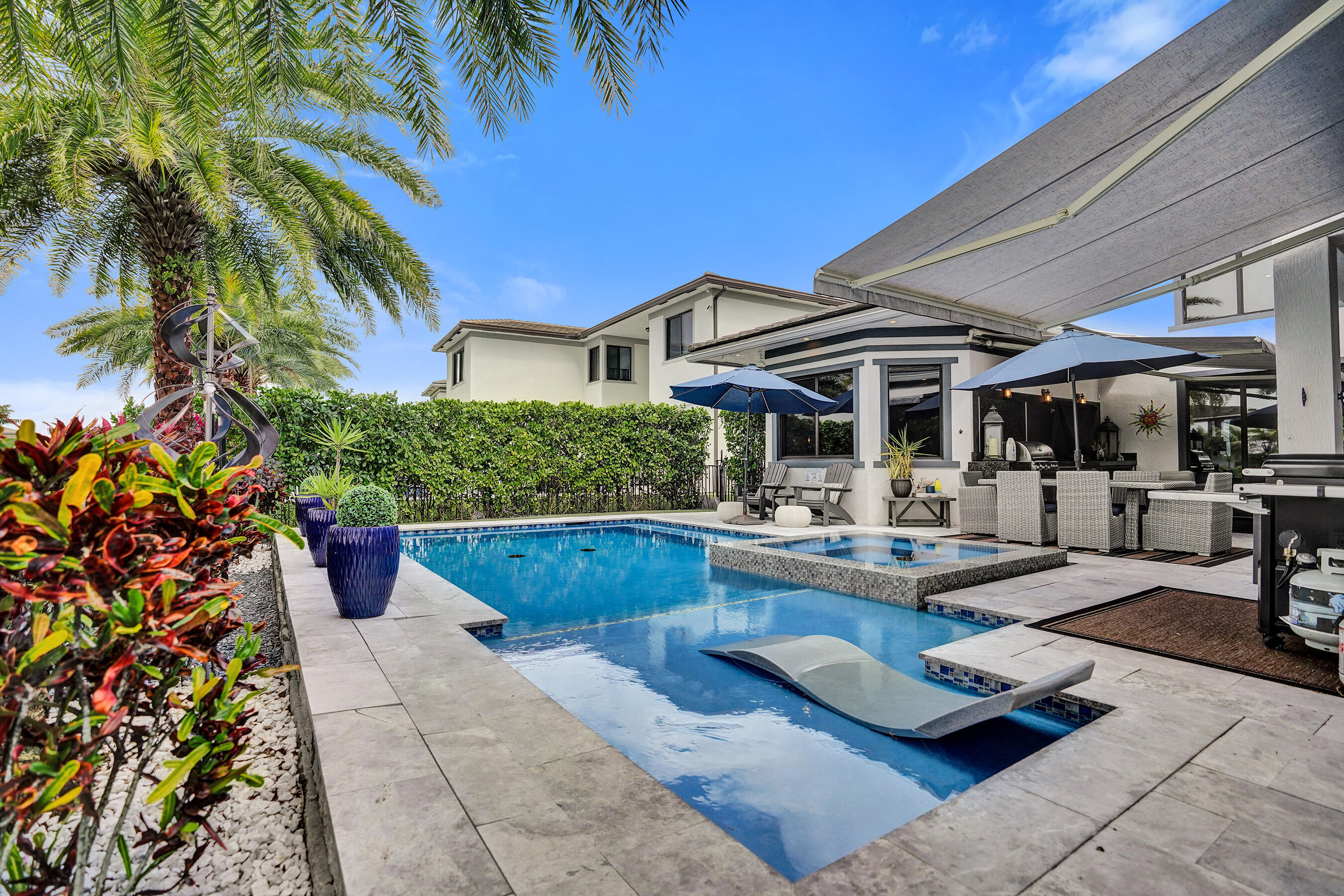 10514 N Lago Vista Circle