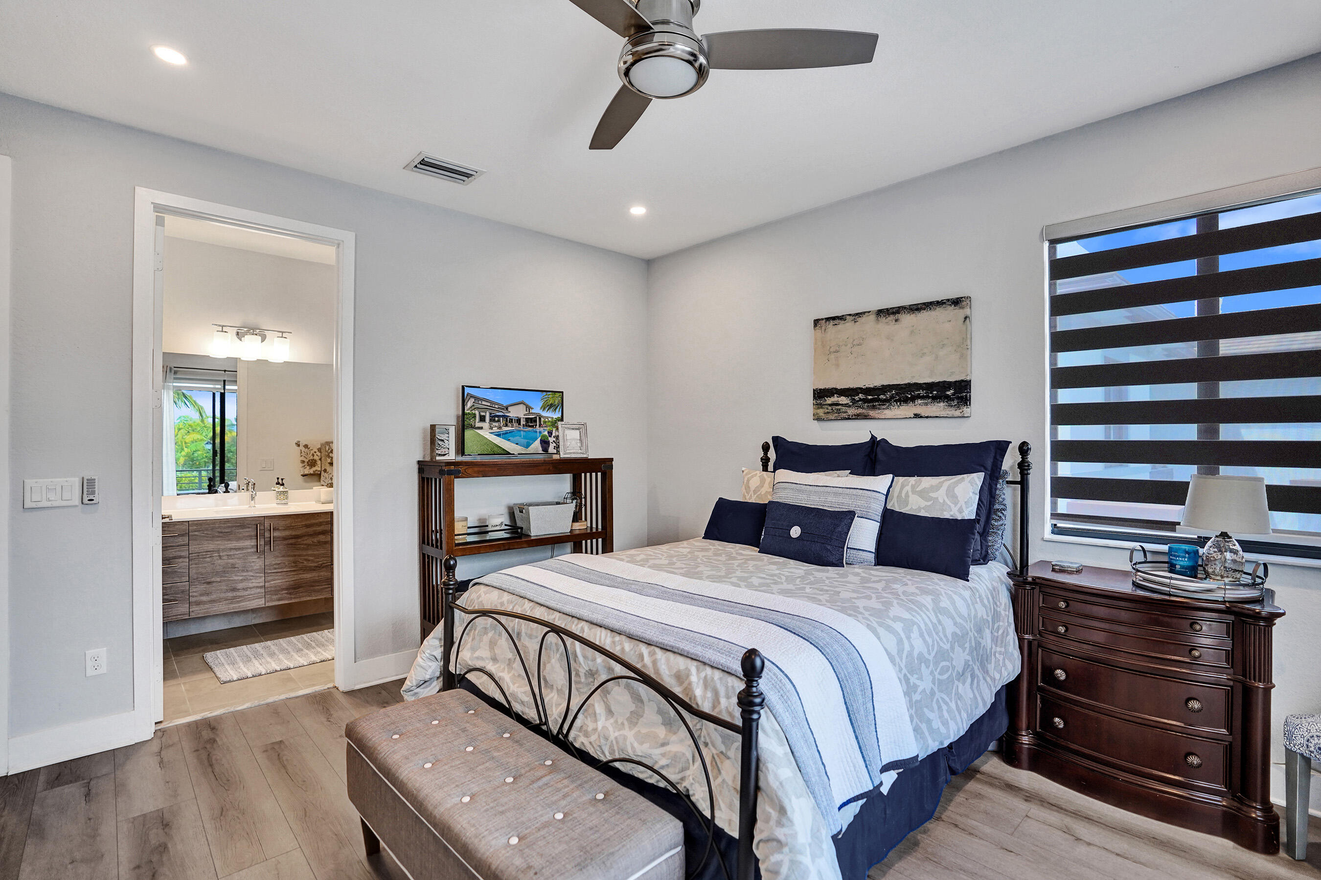 10514 N Lago Vista Circle