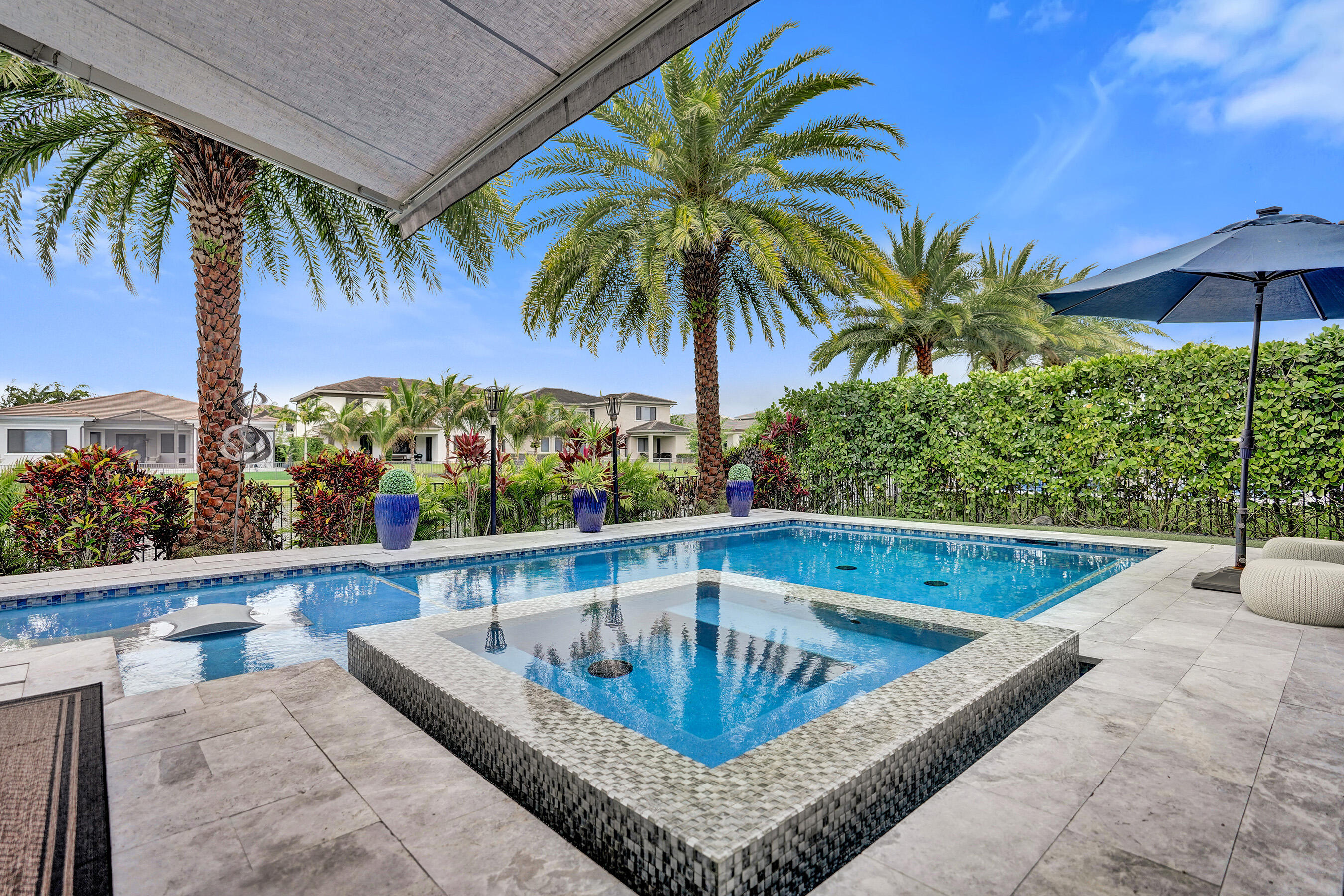 10514 N Lago Vista Circle