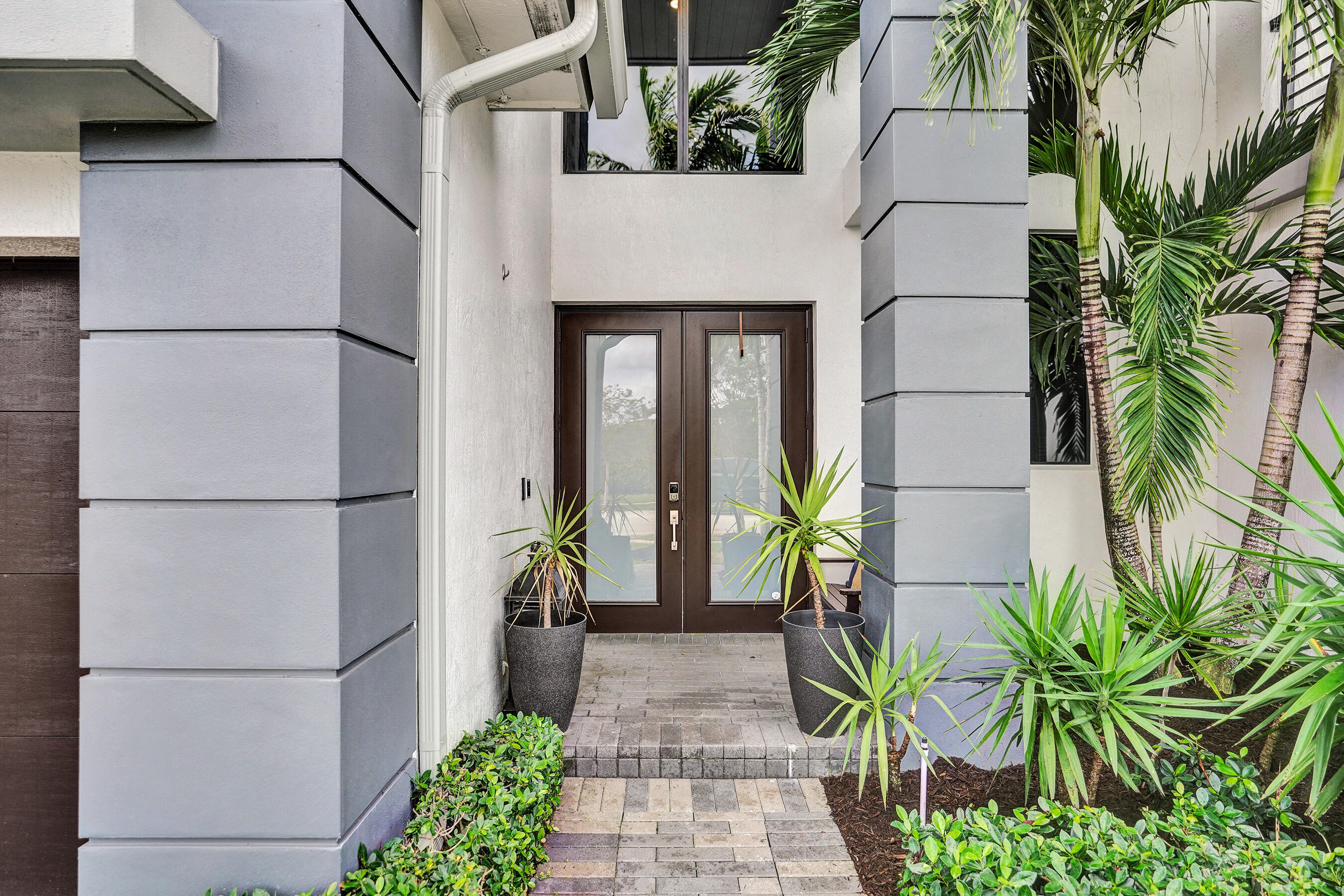 10514 N Lago Vista Circle