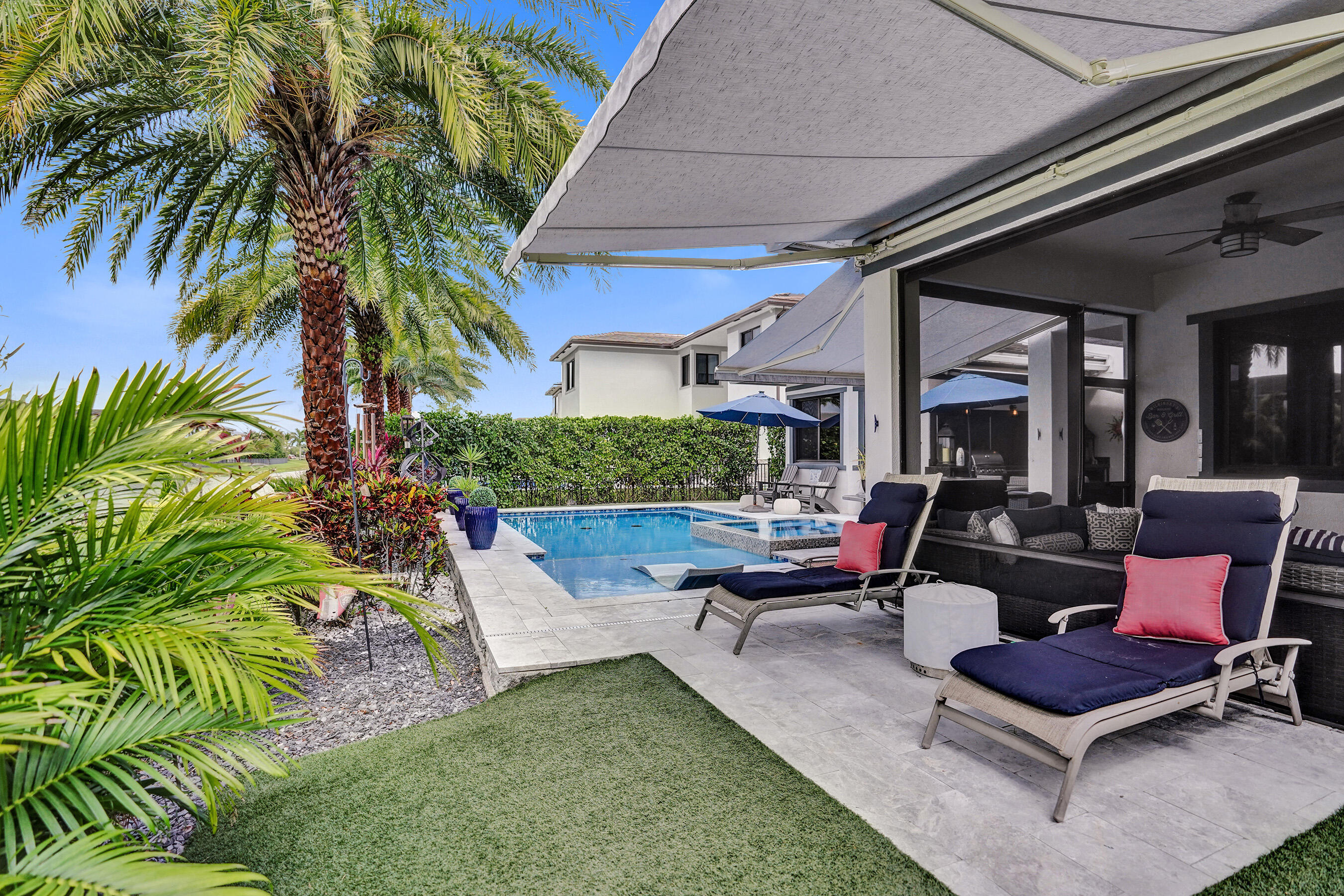 10514 N Lago Vista Circle