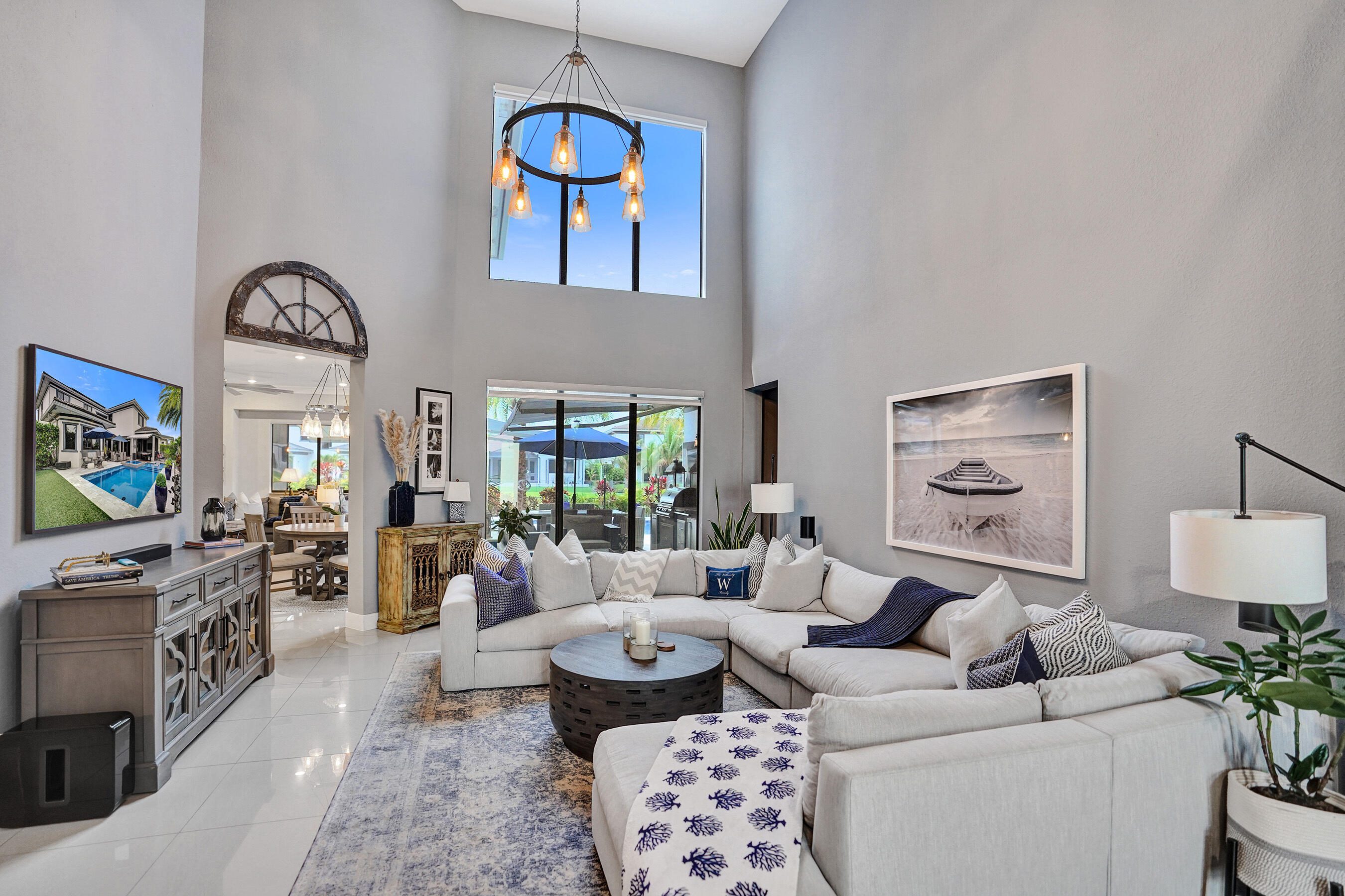 10514 N Lago Vista Circle