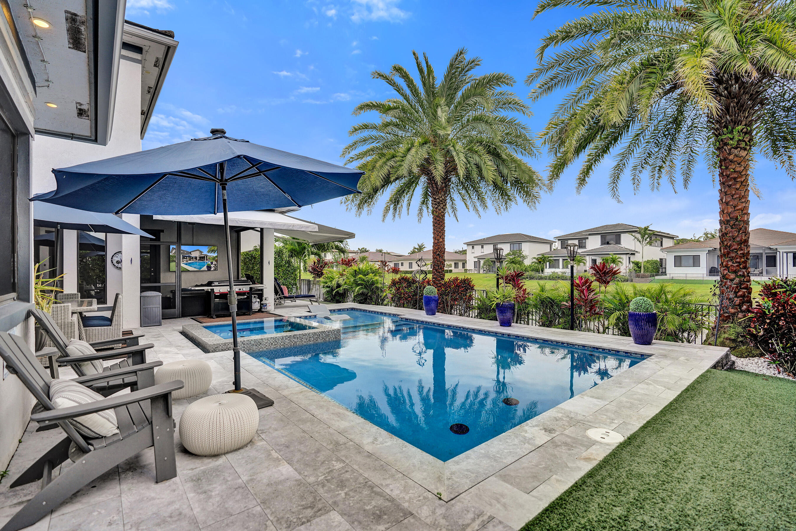 10514 N Lago Vista Circle