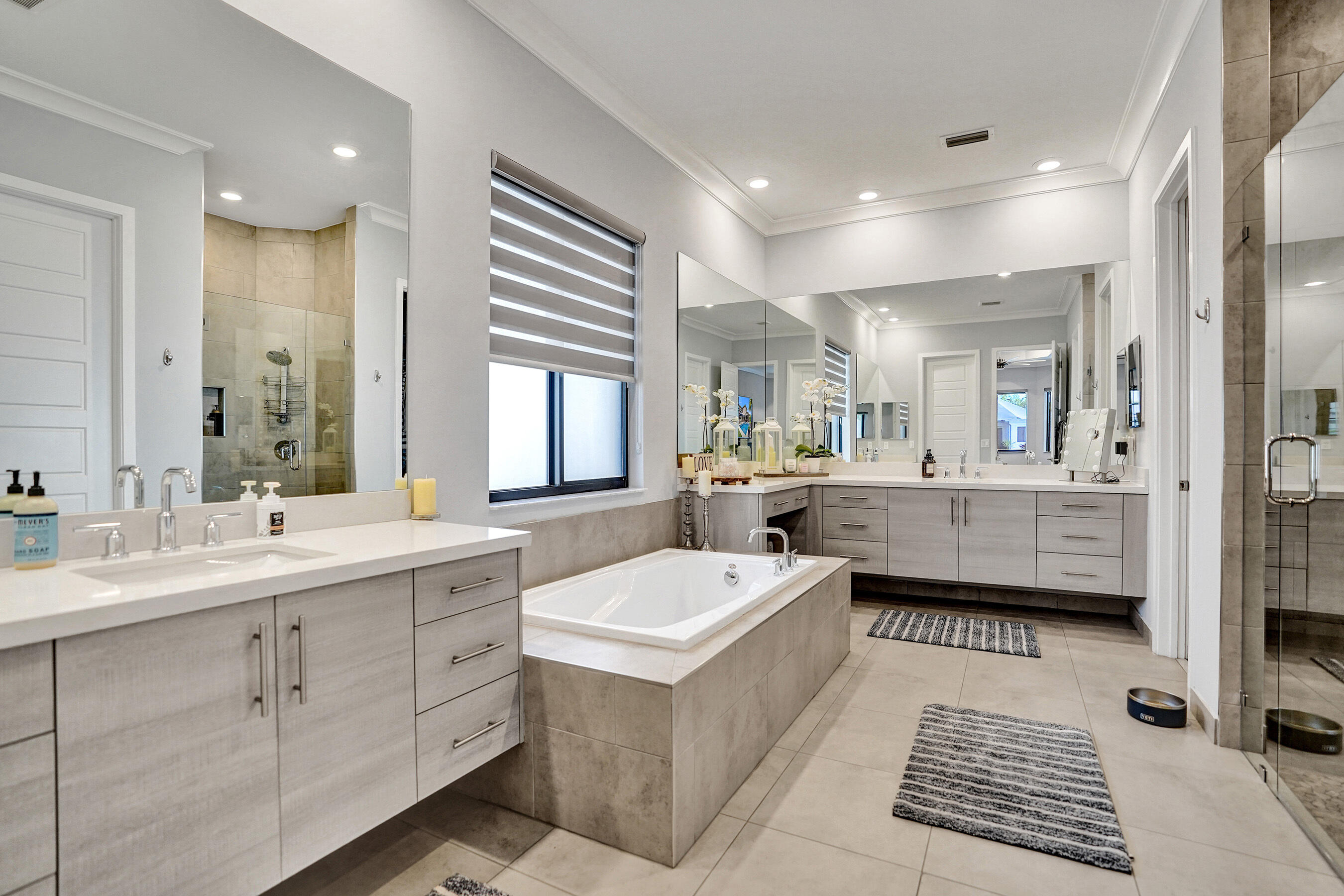 10514 N Lago Vista Circle