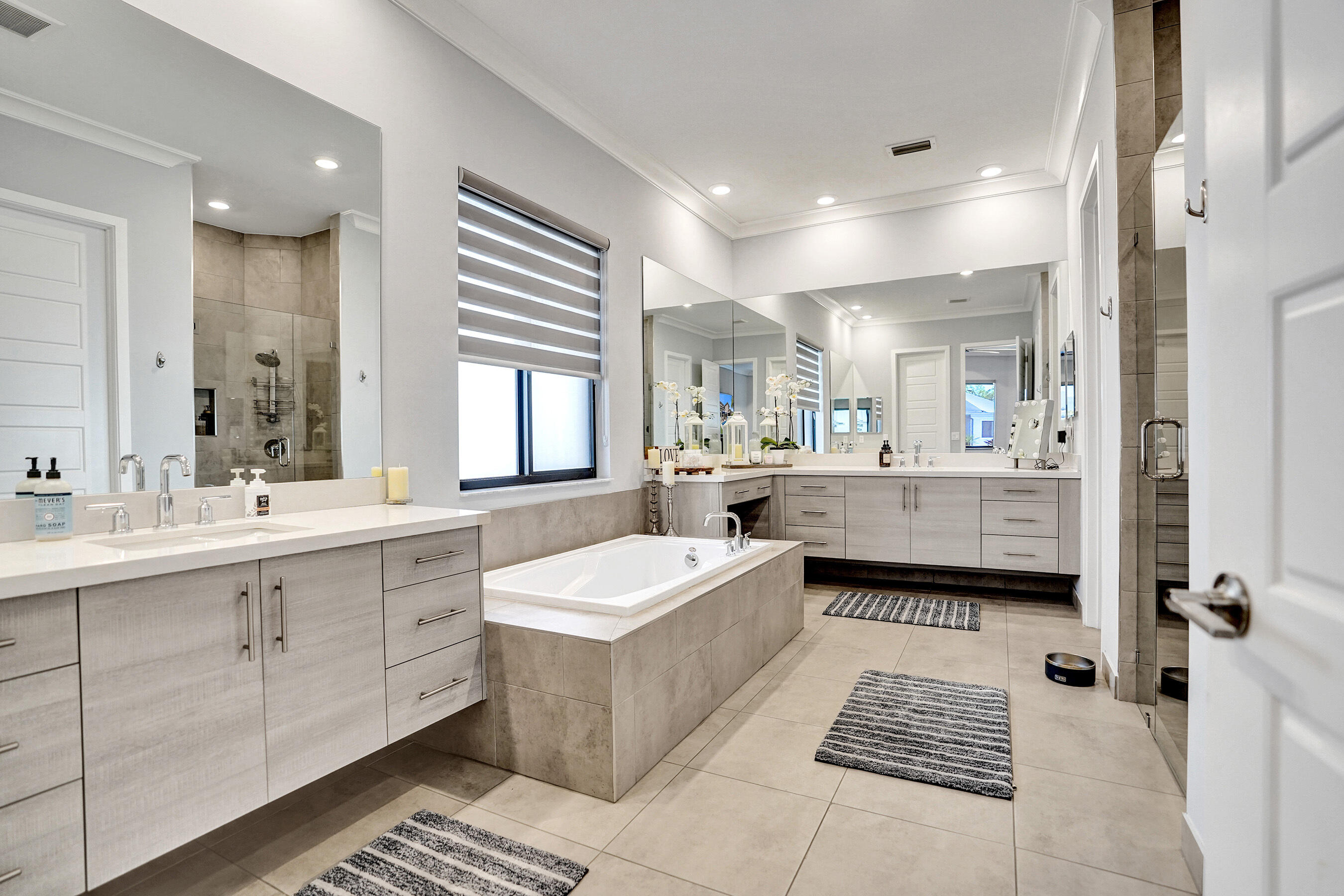 10514 N Lago Vista Circle