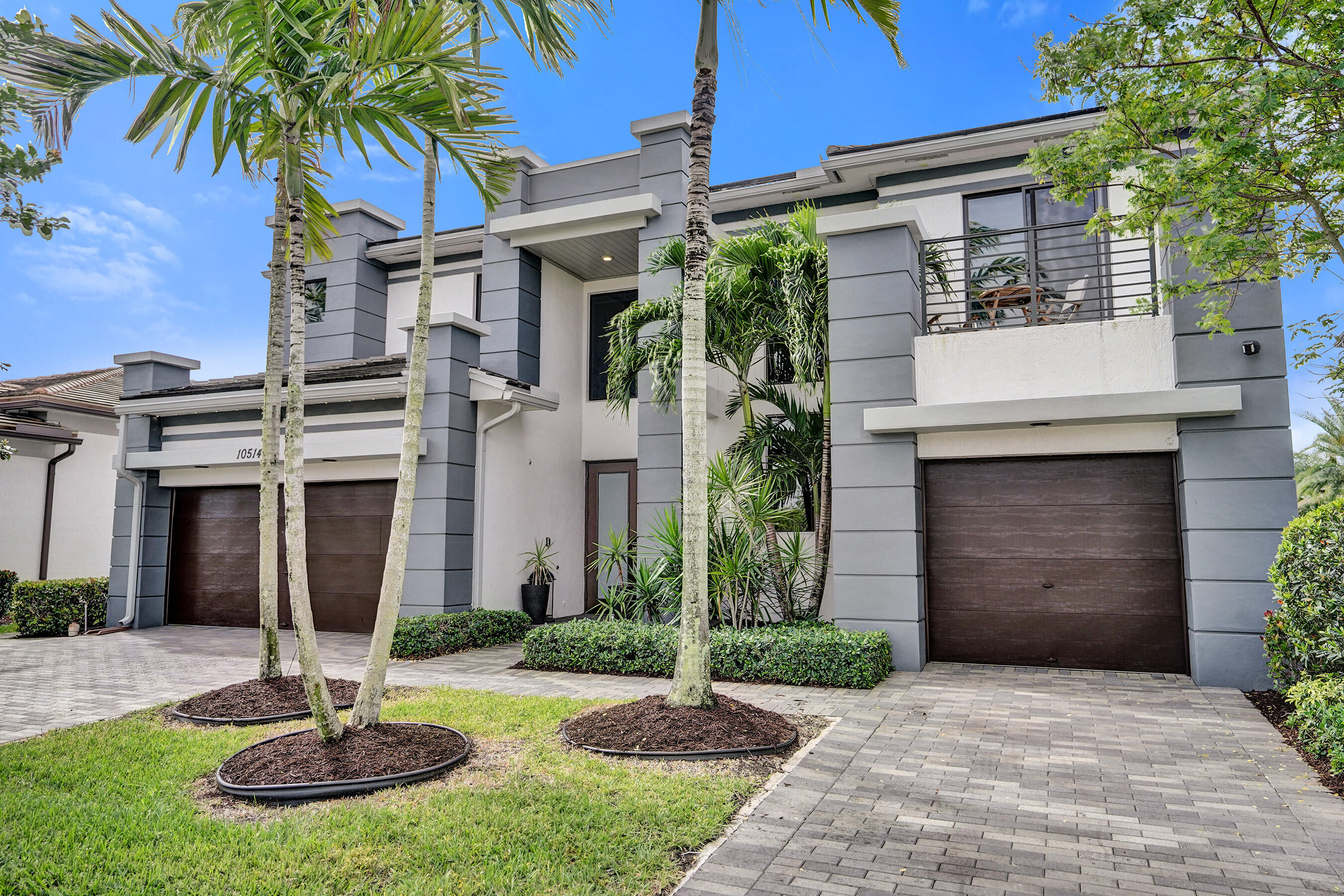 10514 N Lago Vista Circle