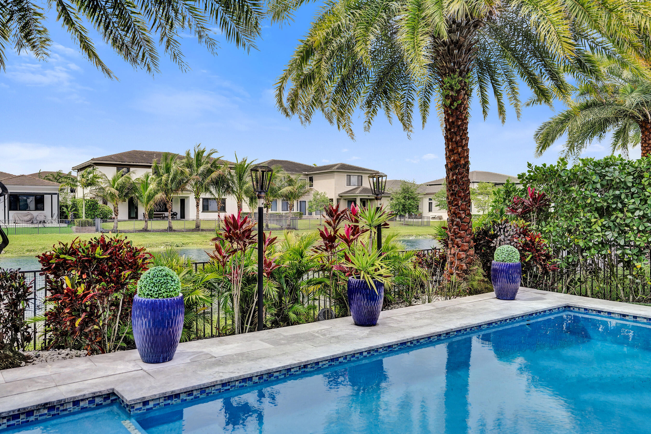 10514 N Lago Vista Circle