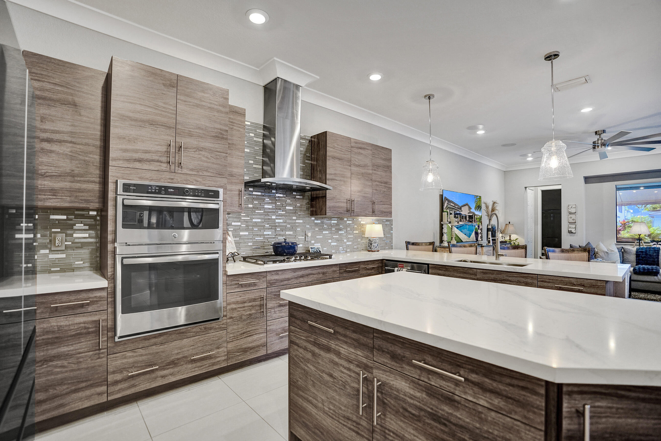 10514 N Lago Vista Circle