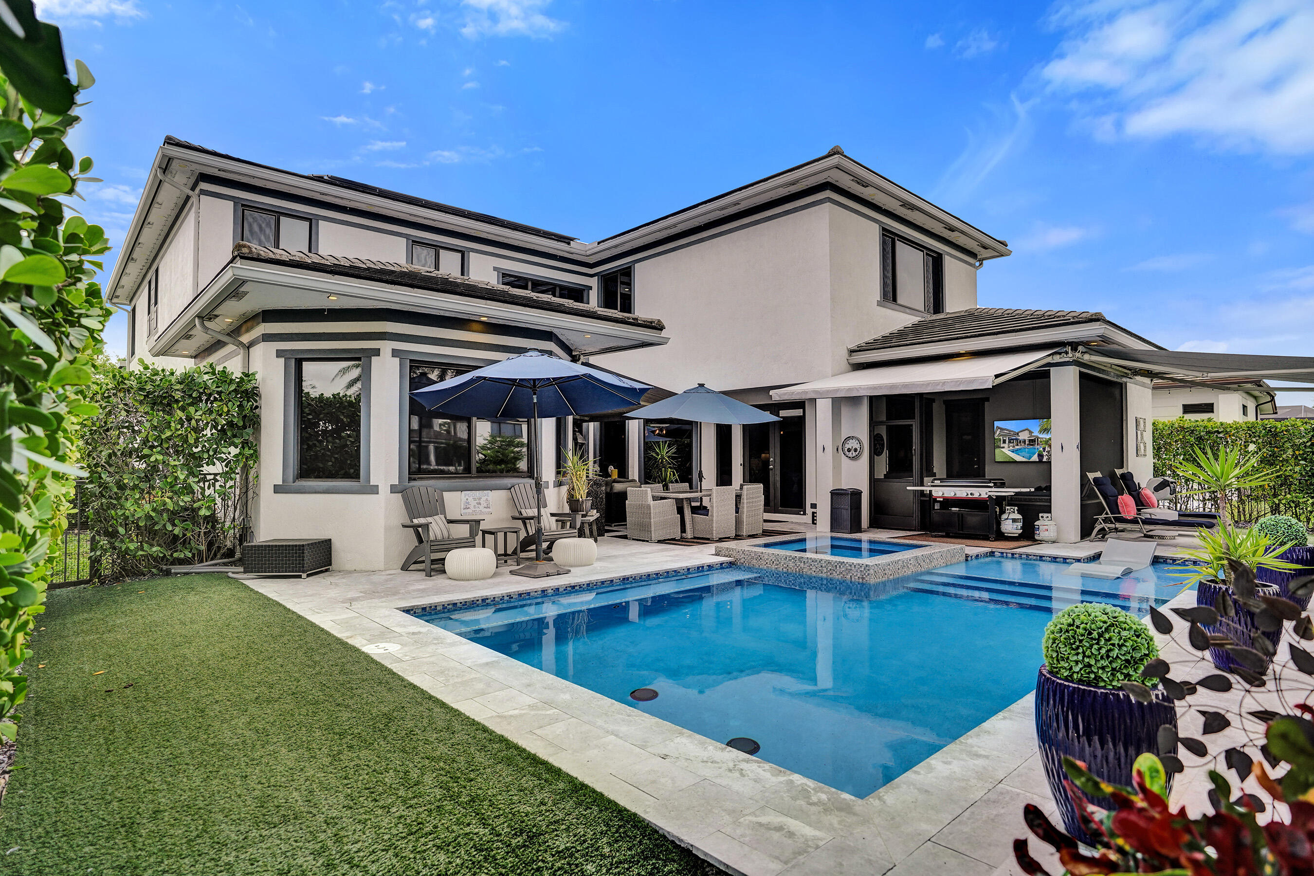 10514 N Lago Vista Circle