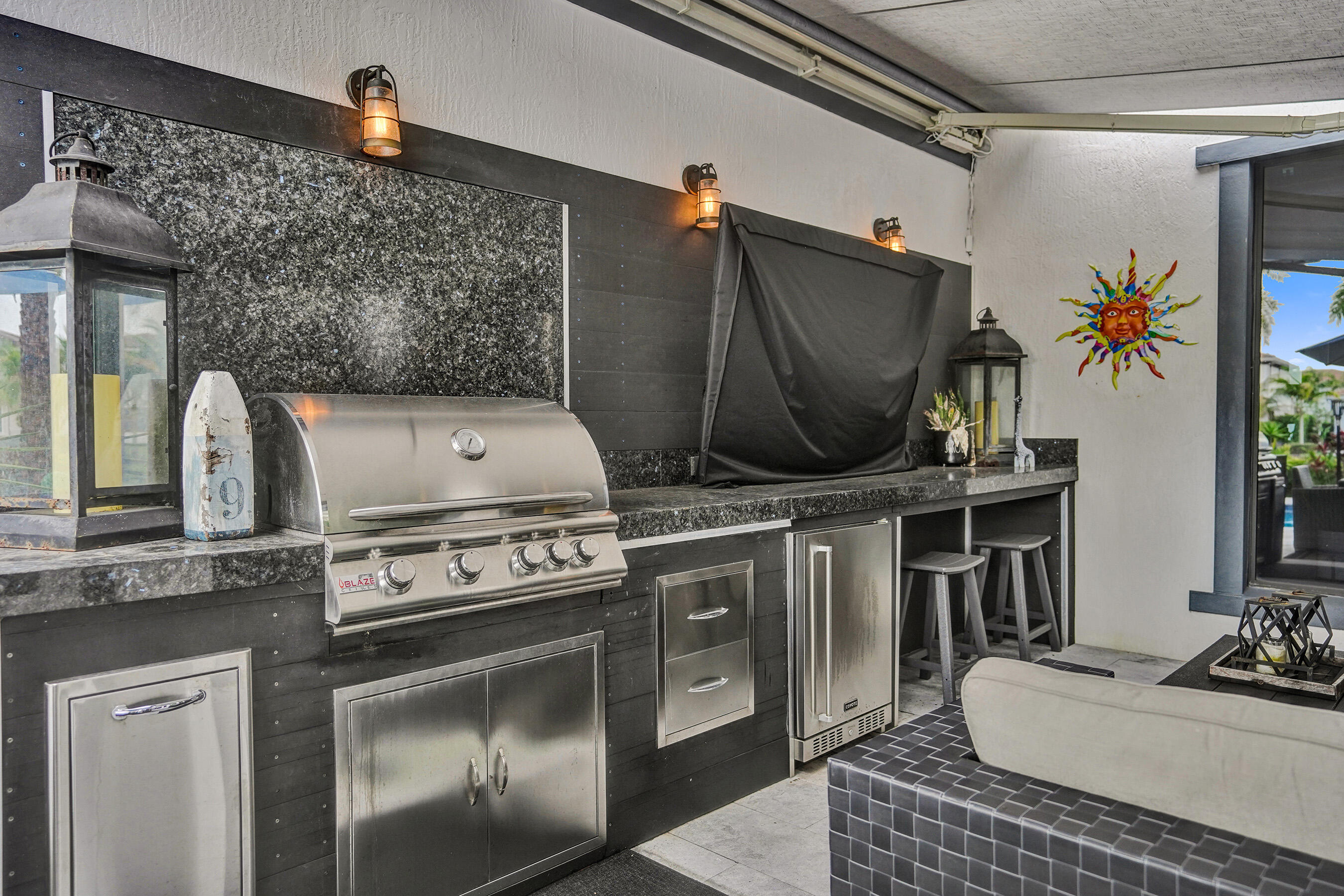 10514 N Lago Vista Circle