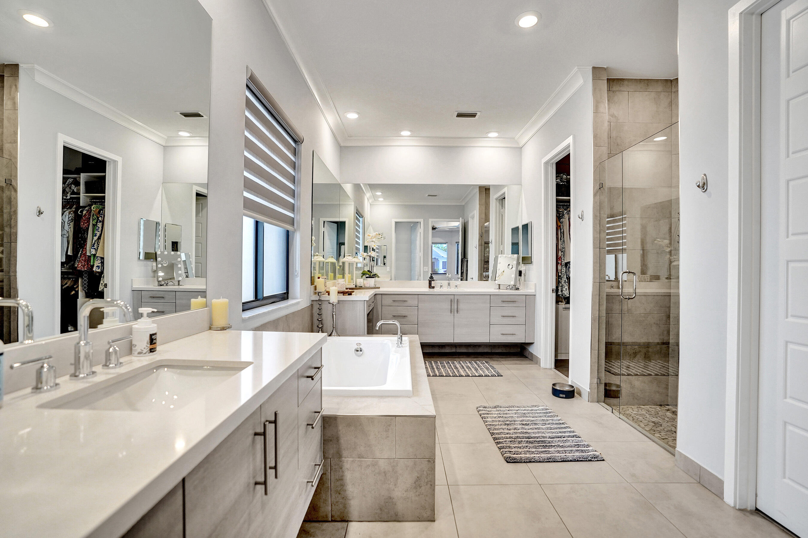 10514 N Lago Vista Circle