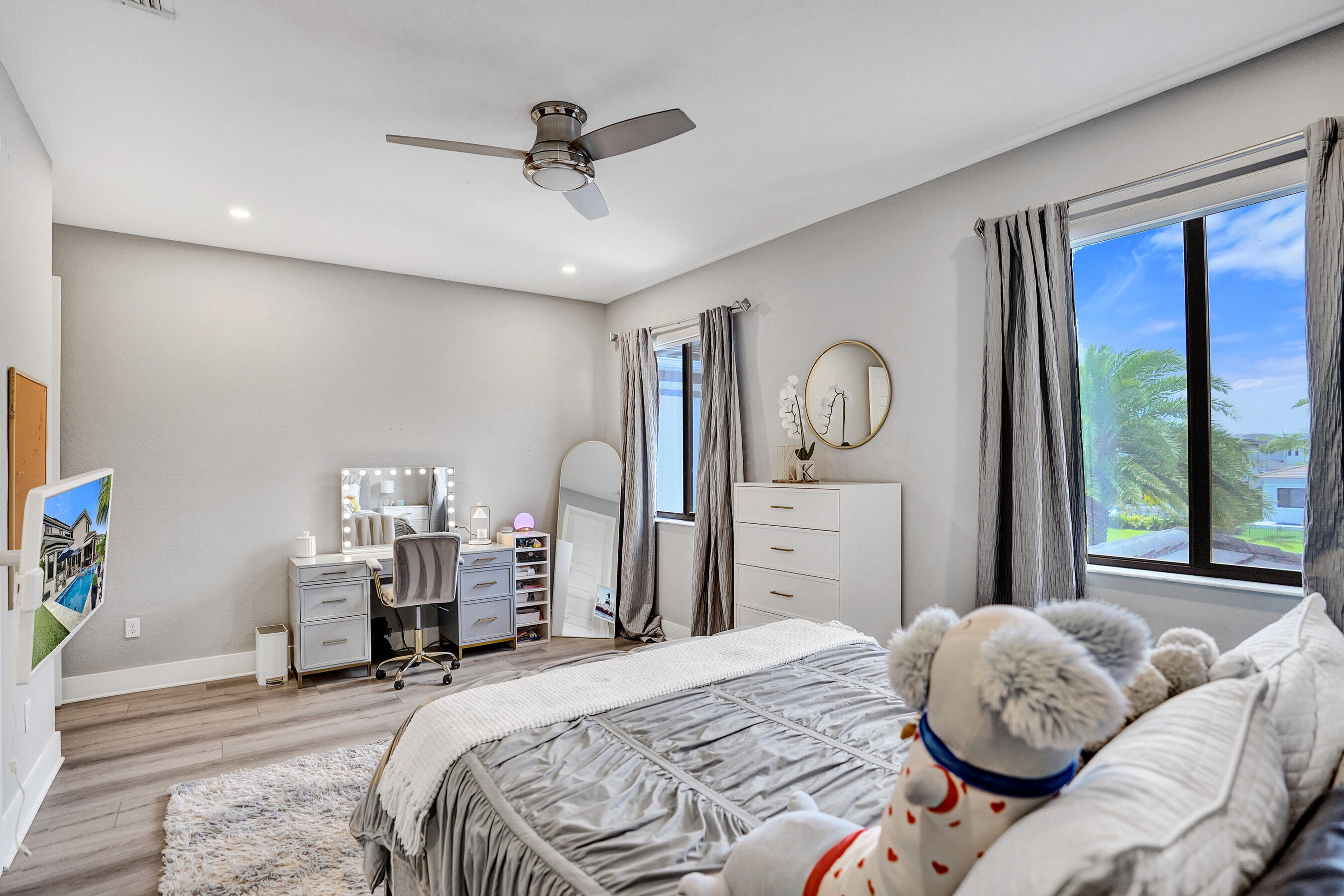 10514 N Lago Vista Circle