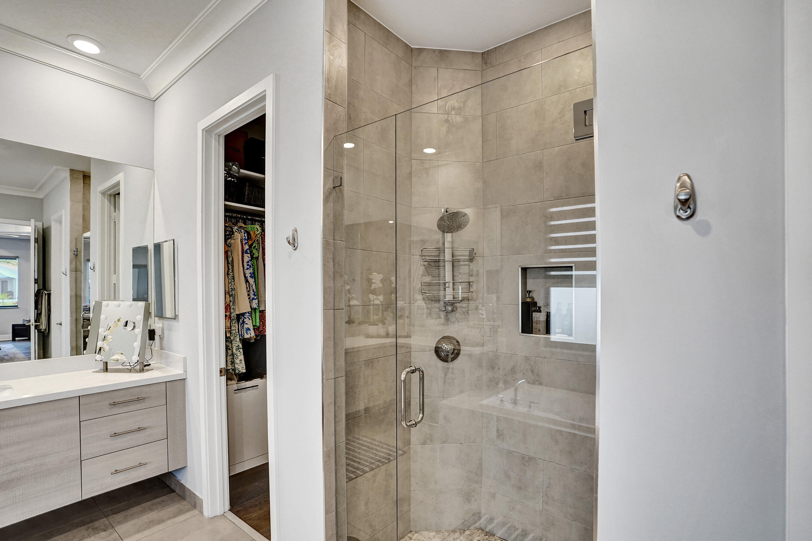 10514 N Lago Vista Circle