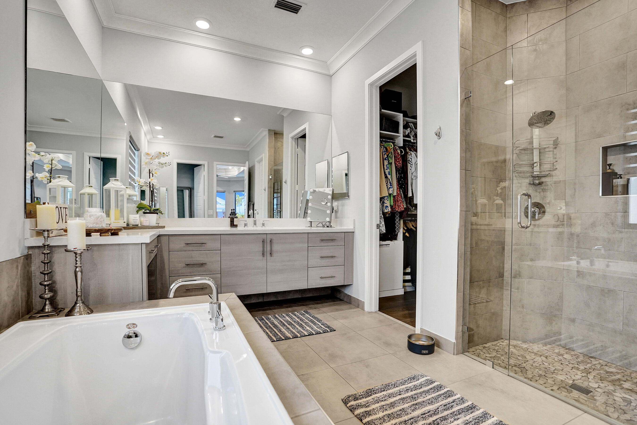 10514 N Lago Vista Circle