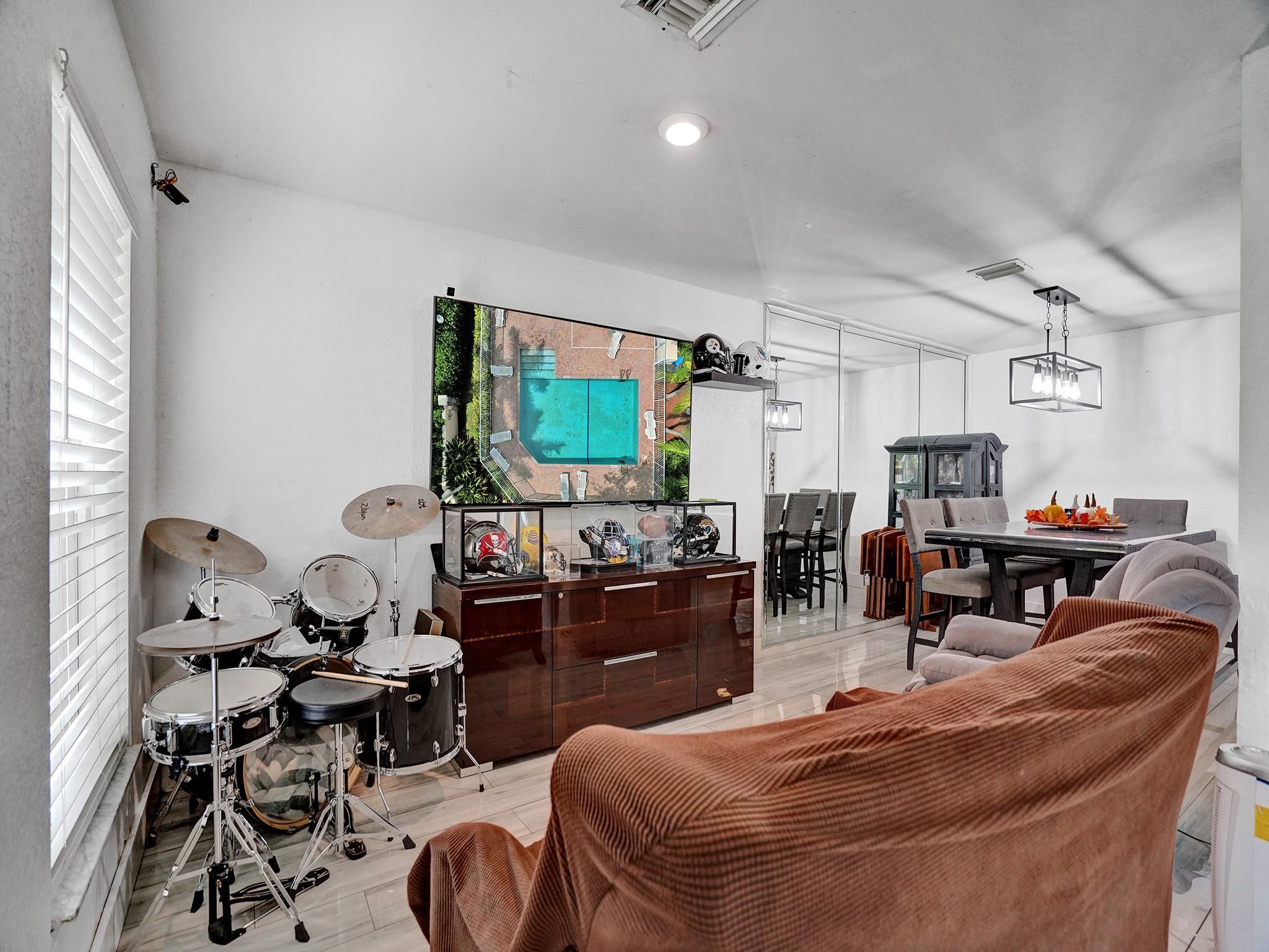 5330 NW 89th Terrace